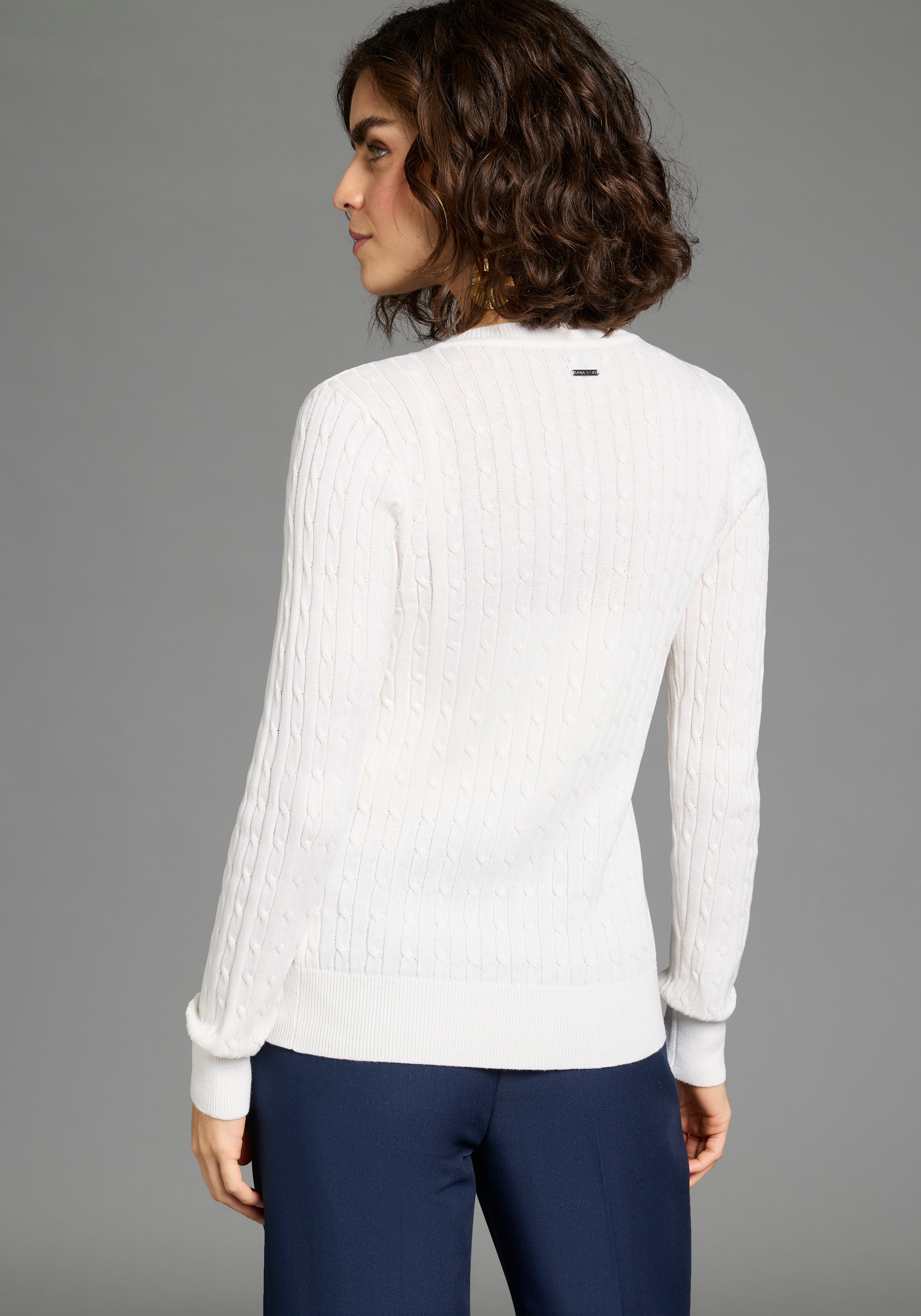 Laura Scott Strickjacke mit Zopfstrickmuster und Knopfleiste günstig online kaufen