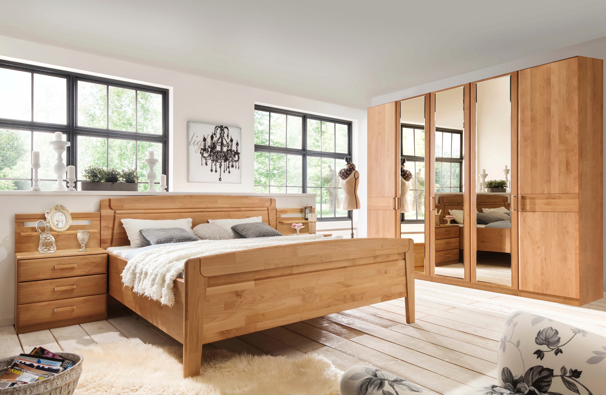 WIEMANN Kleiderschrank »Lausanne, Drehtürenschrank, Schrank, Wäscheschrank, Erle teilmassiv« 300 cm Breite mit 5 oder 6 Türen wählbar,  Front aus Massivholz in Erle, langlebige Qualität, inkl. Türendämpfung