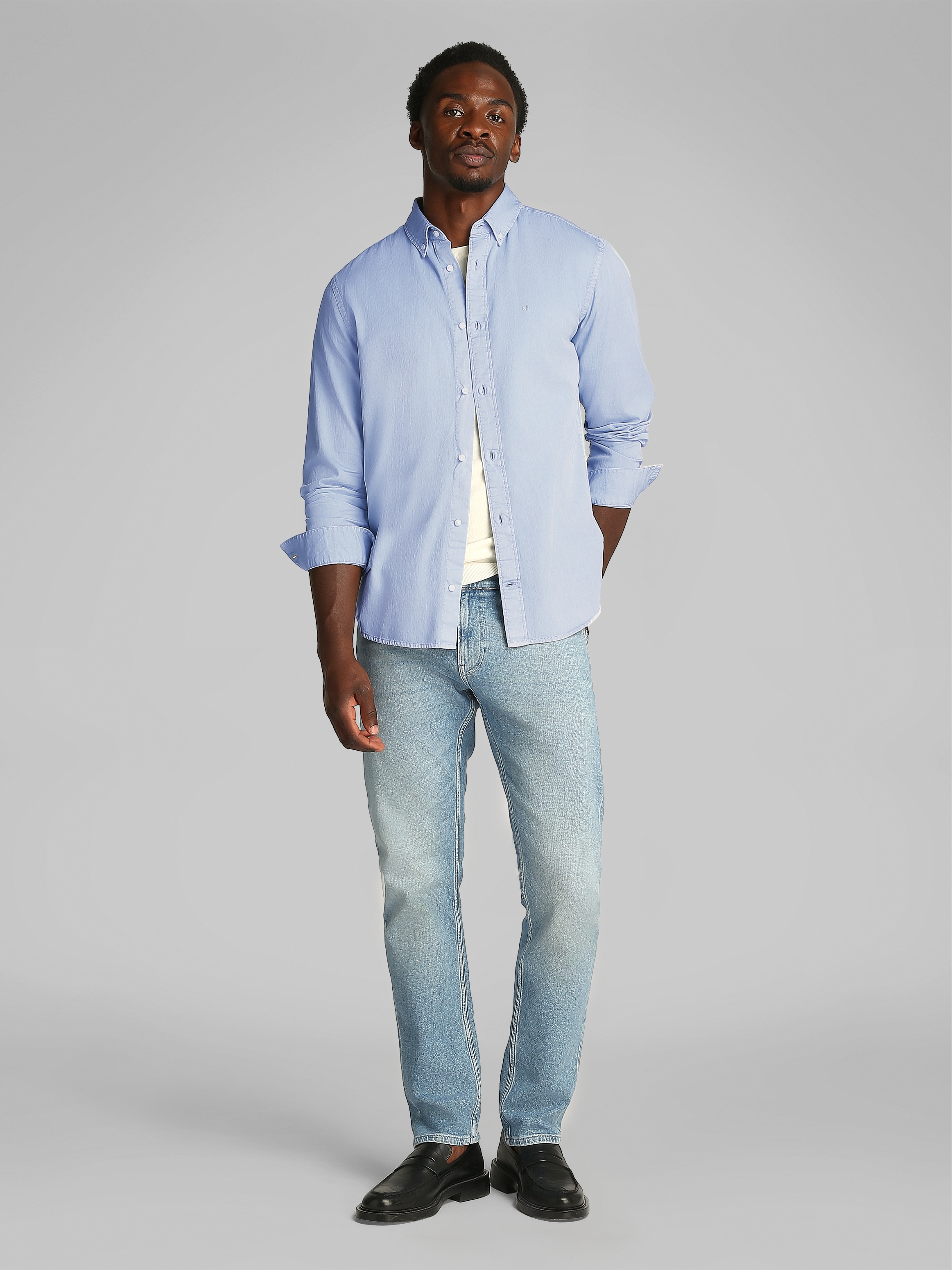 Calvin Klein Langarmhemd »GARMENT DYED LW TWILL L/S SHIRT«, mit Logostickerei