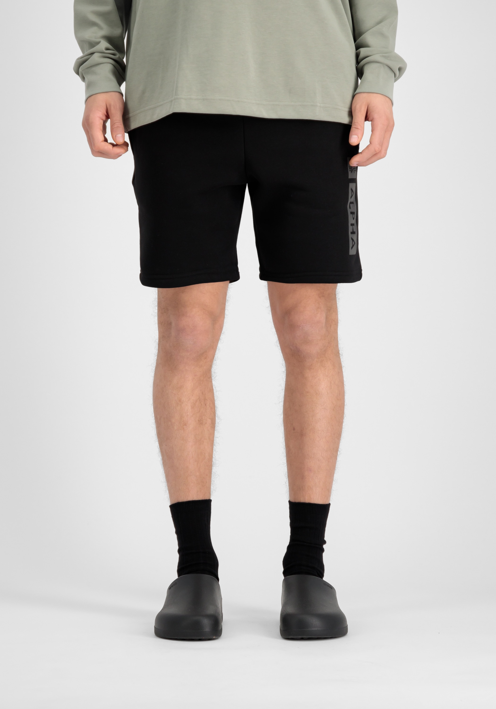 Alpha Industries 1100000002199 "Alpha Puff Print Short"