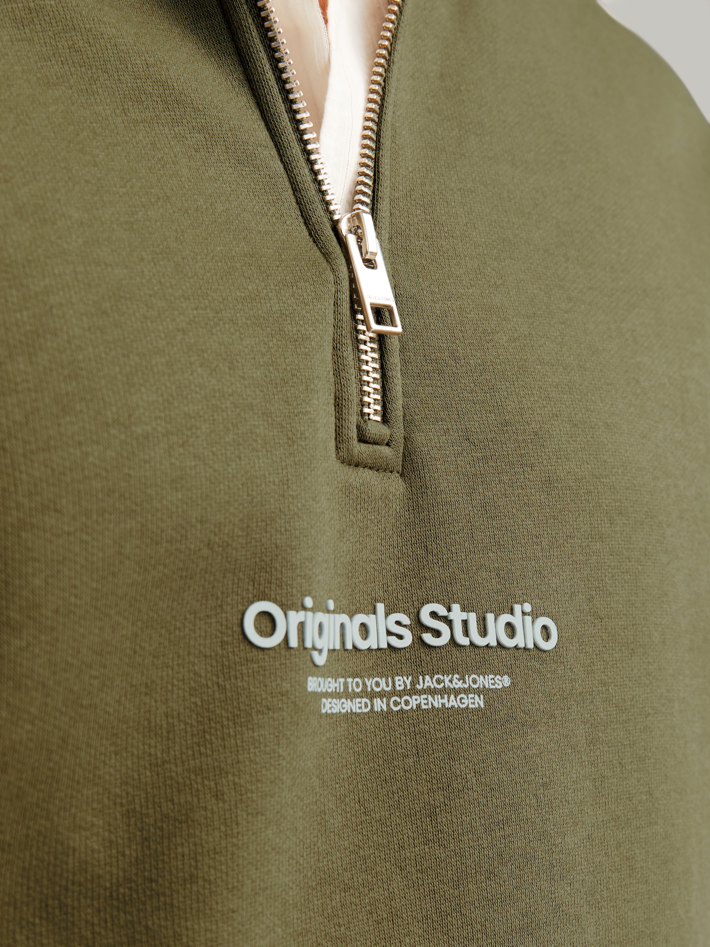 Jack & Jones Sweatshirt »JORVESTERBRO SWEAT QUARTER ZIP HN NOOS«, im Troyer-Look