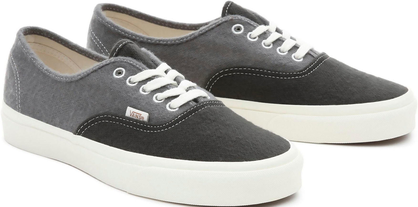 Vans Sneaker Authentic aus textilem Canvas Material auf