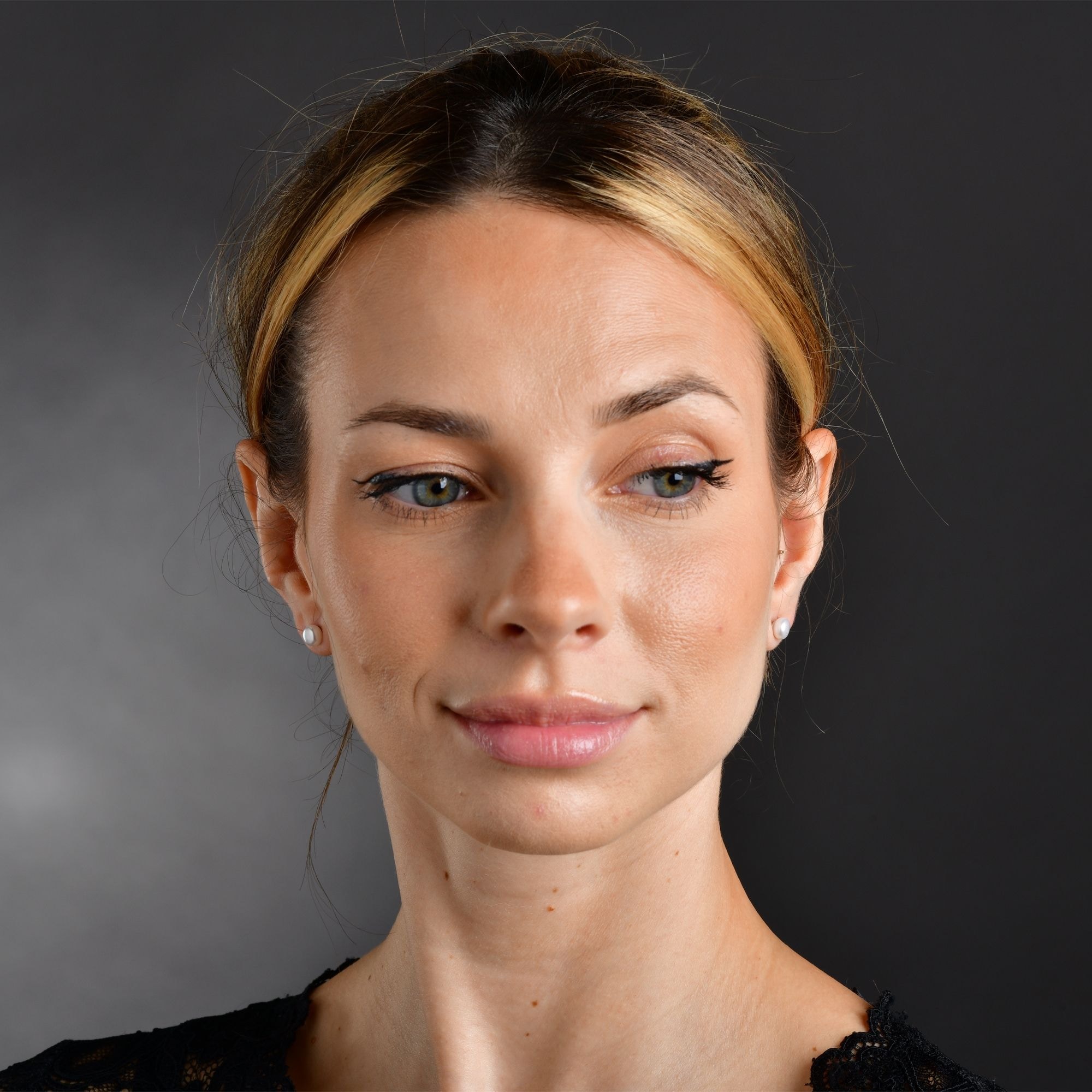 Adelia´s Paar Ohrhänger »Damen Ohrringe – Ohrstecker aus 925 Silber mit Süßwasserperle« Ideal zum Verschenken – schlicht und stilvoll