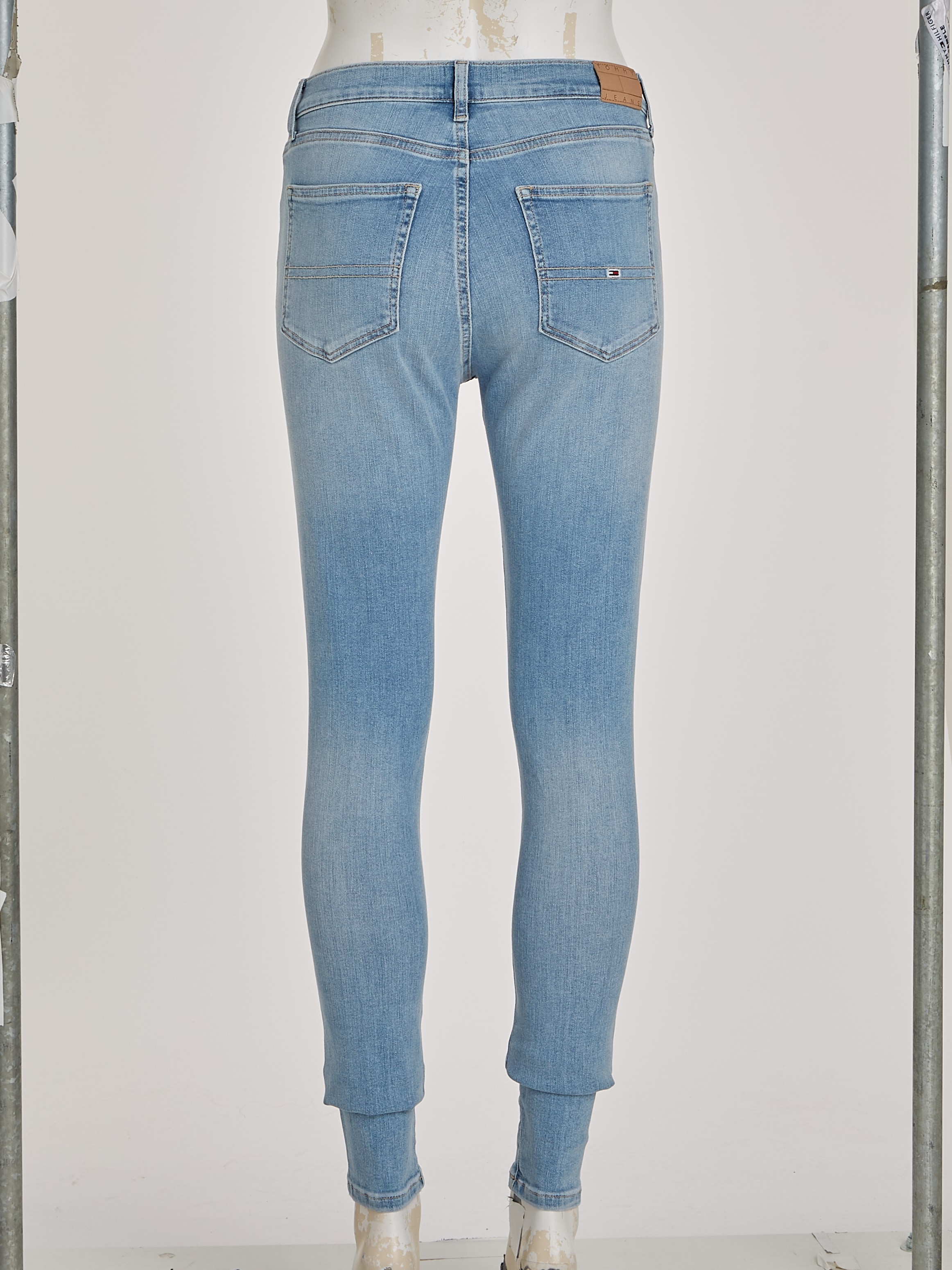 Tommy Jeans Skinny-fit-Jeans »SYLVIA HGH SKN DH1282«, mit Logo-Badge