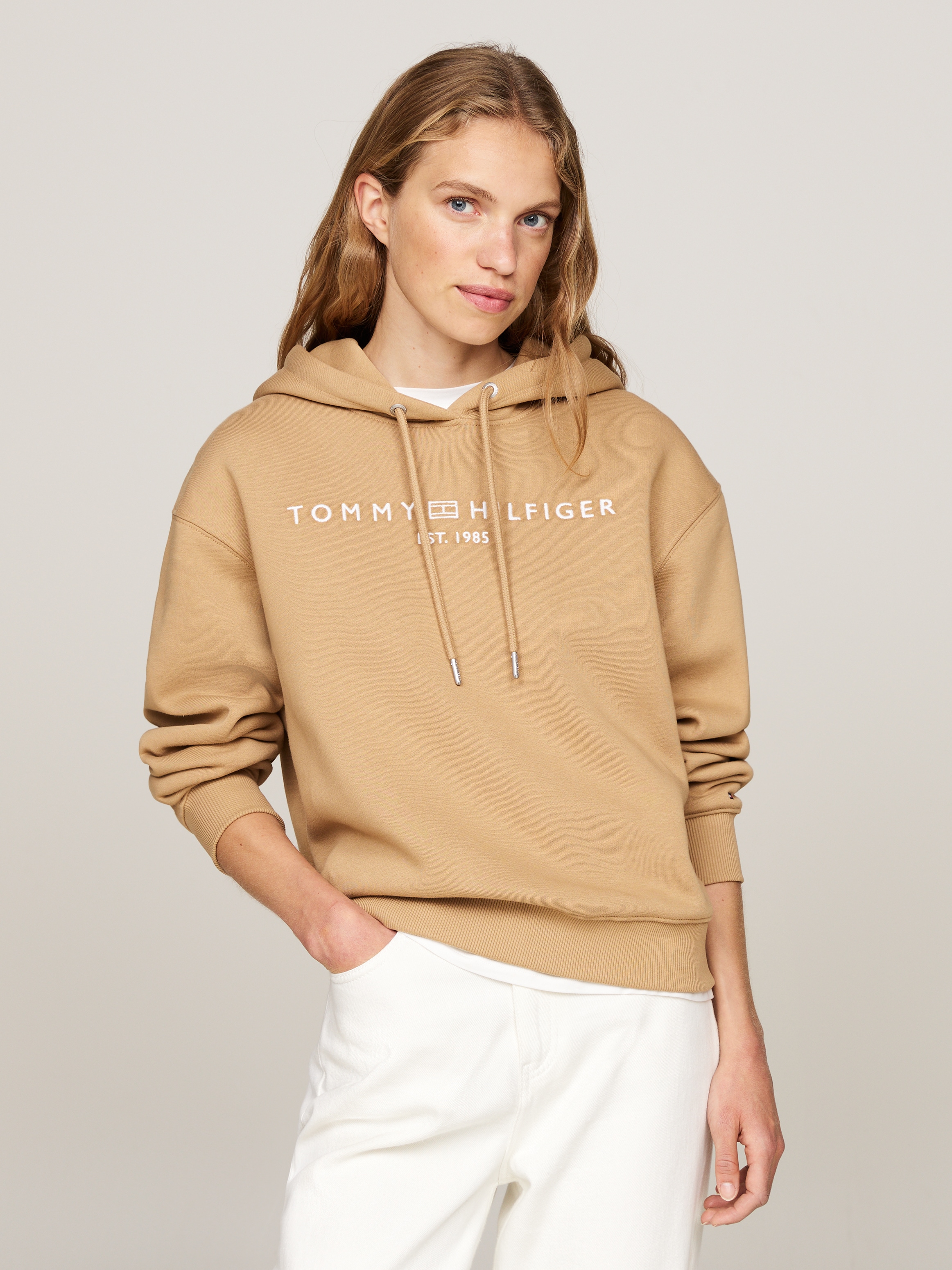 Kapuzensweatshirt »MDRN REG CORP LOGO HOODIE«, Mit Tommy Hilfiger Schriftzug