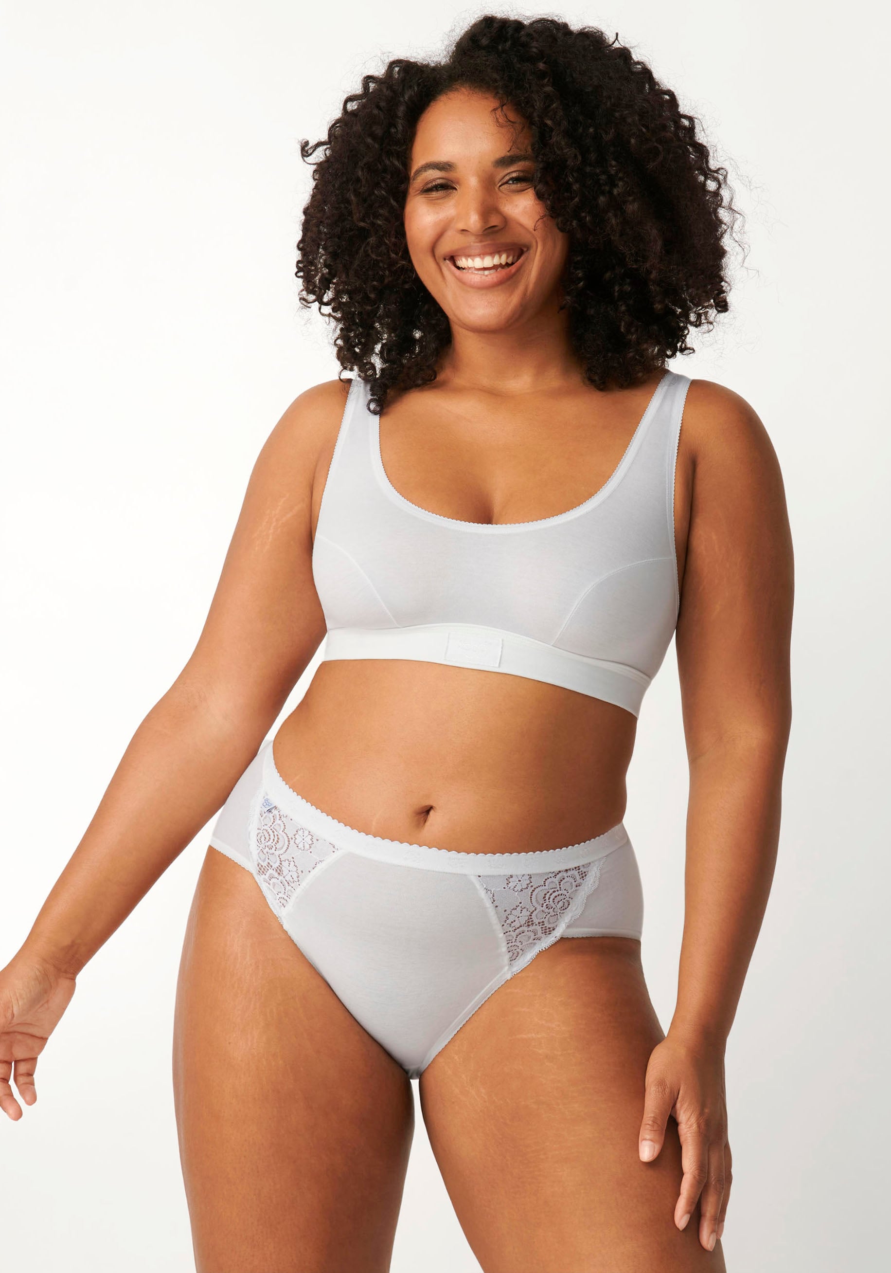 sloggi Slip »Chic Midi 4P«, (4er Pack), mit elastischen Spitzeneinsätzen