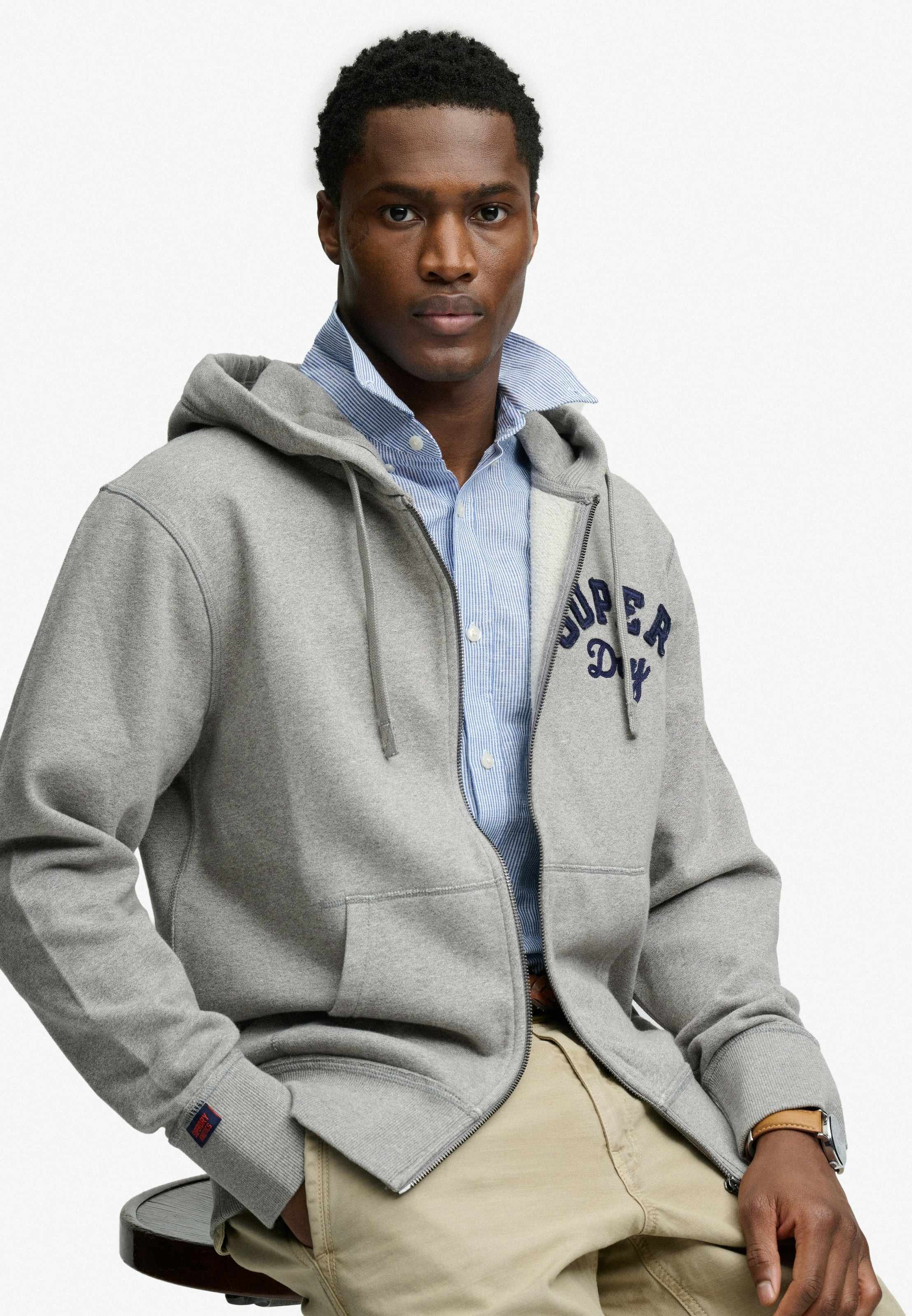 Superdry Kapuzensweatjacke »VINTAGE ATHLETIC ZIPHOOD« aus Baumwolle und angerauter Sweatware, Loose Fit, mit Reißverschluss