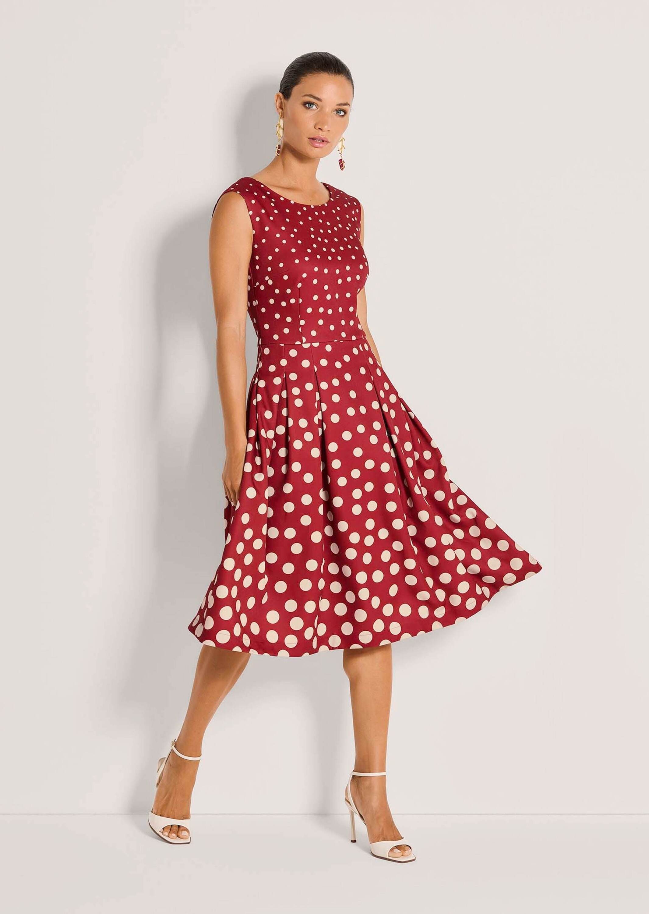 MADELEINE Sommerkleid "Kleid Kurzarm Tupfenkleid in Midilänge" V Ausschnitt günstig online kaufen