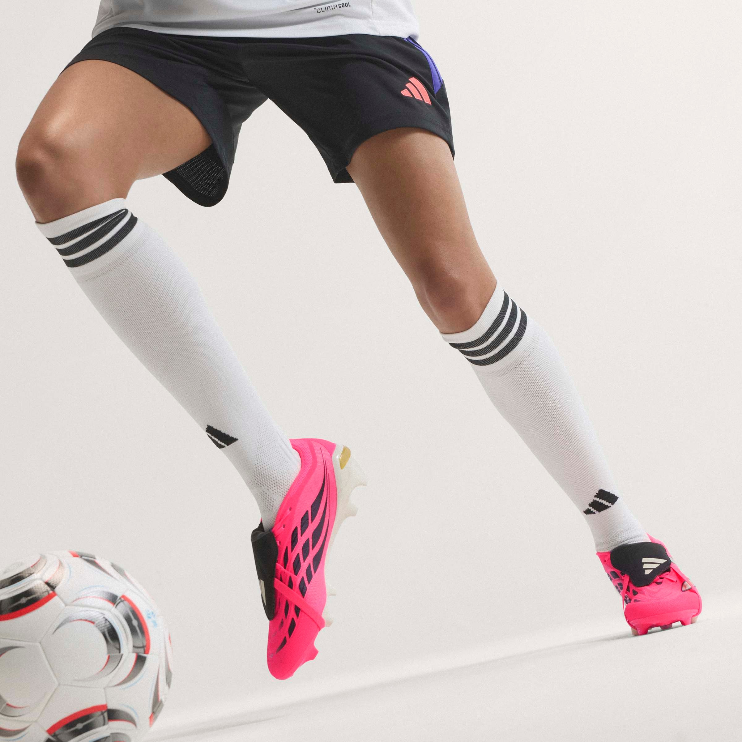 adidas Performance Fußballschuh »PREDATOR LEAGUE , FESTE BÖDEN, UMSCHLAGBARE ZUNGE«  für Rasen und feste Böden, gespielt bei der Weltmeisterschaft 2026
