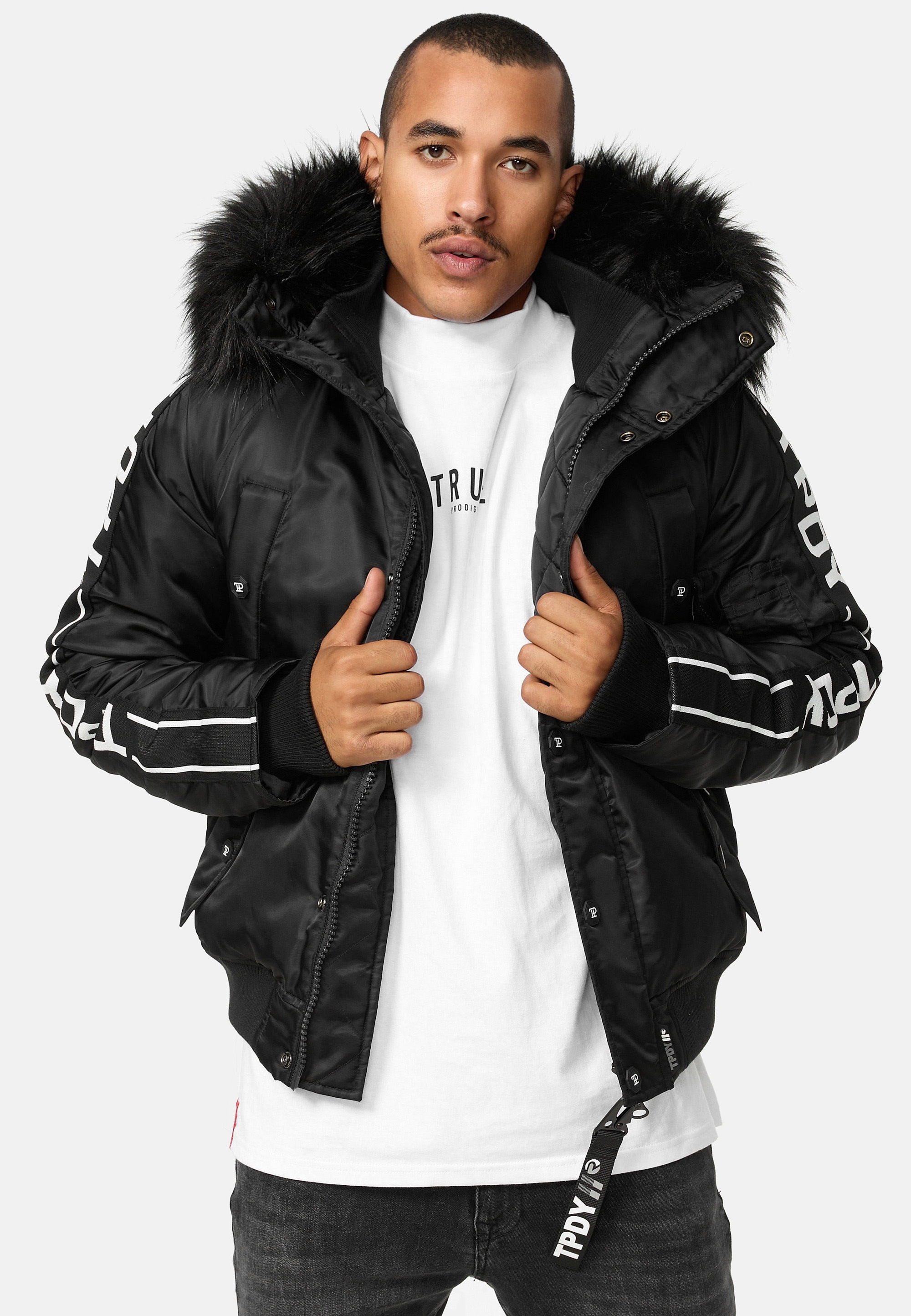 trueprodigy Bomberjacke "Jonathan Kapuze mit Fellimitat Applikation" mit Kapuze
