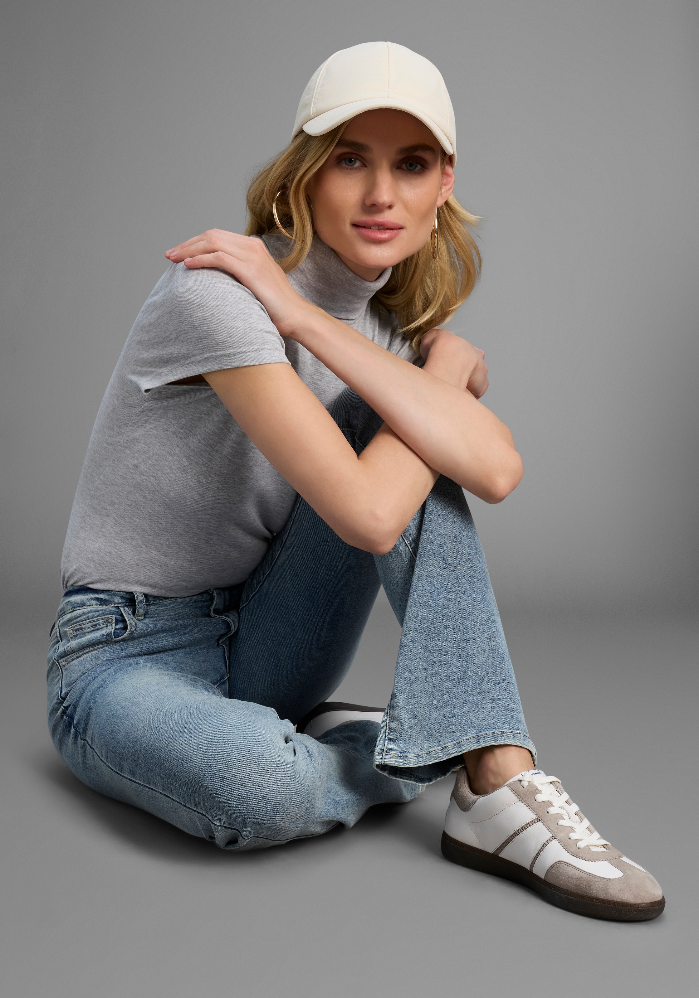 Thumbnail - Arizona Gerade Jeans "Kontrastnähte", niedrige Leibhöhe, in 5-Pocket-Form, Used-Look-Waschung