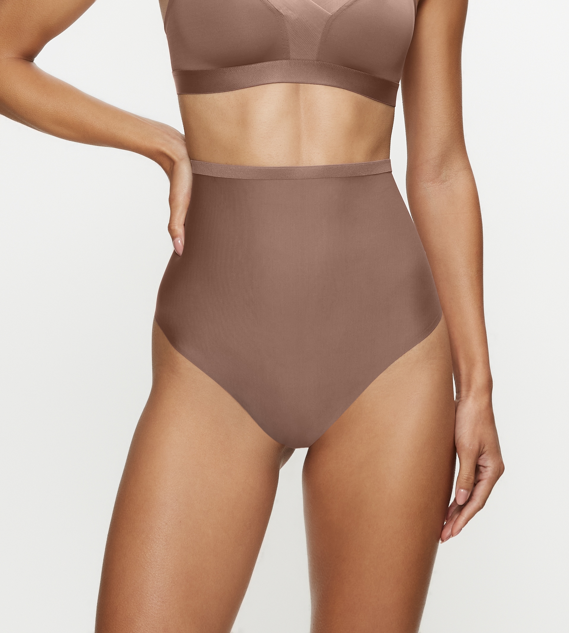 Triumph Slip "Shape Smart Highwaist String", Mesh-Einsätze