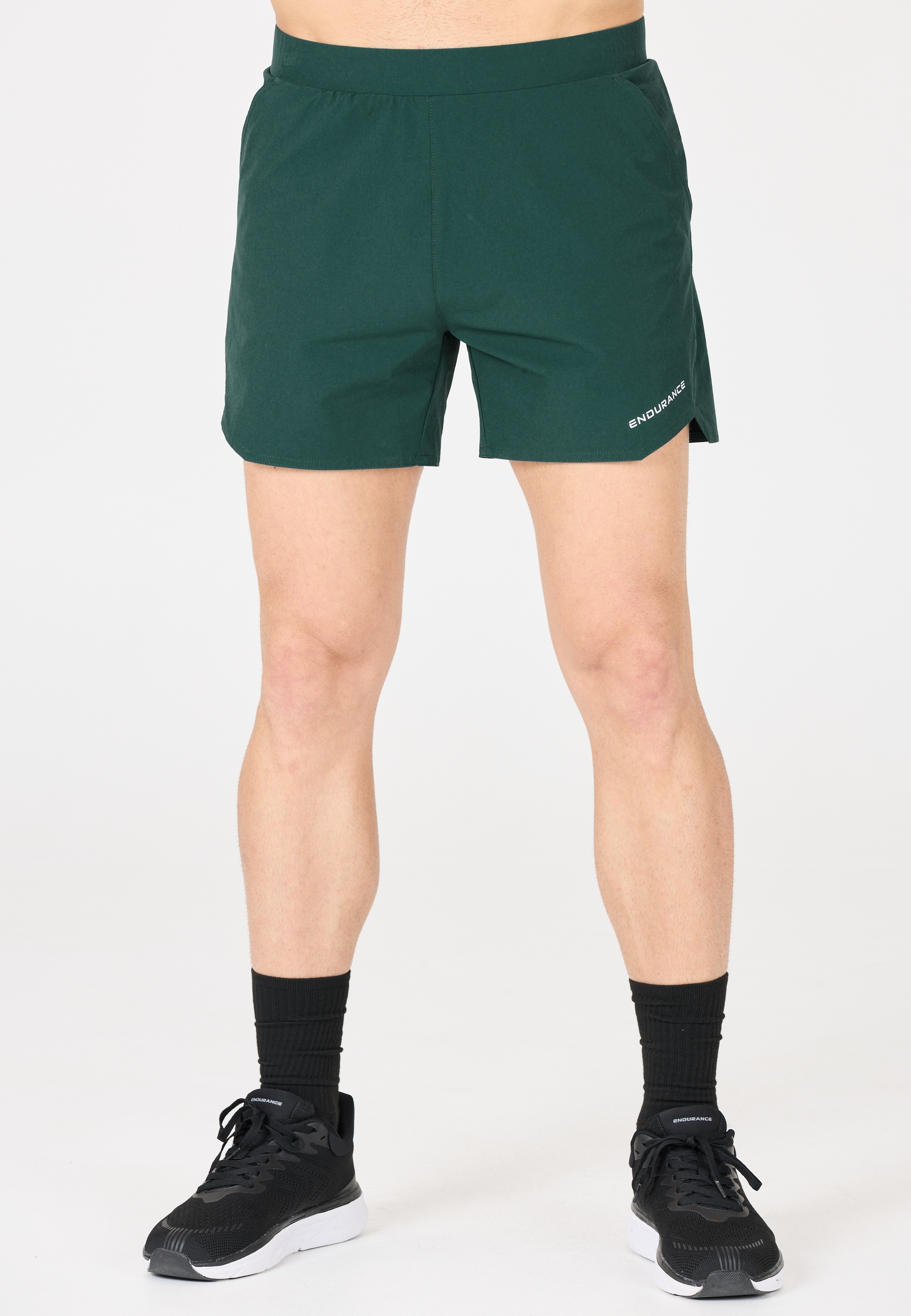 ENDURANCE Shorts "Geoff", mit innovativer DWR-Behandlung