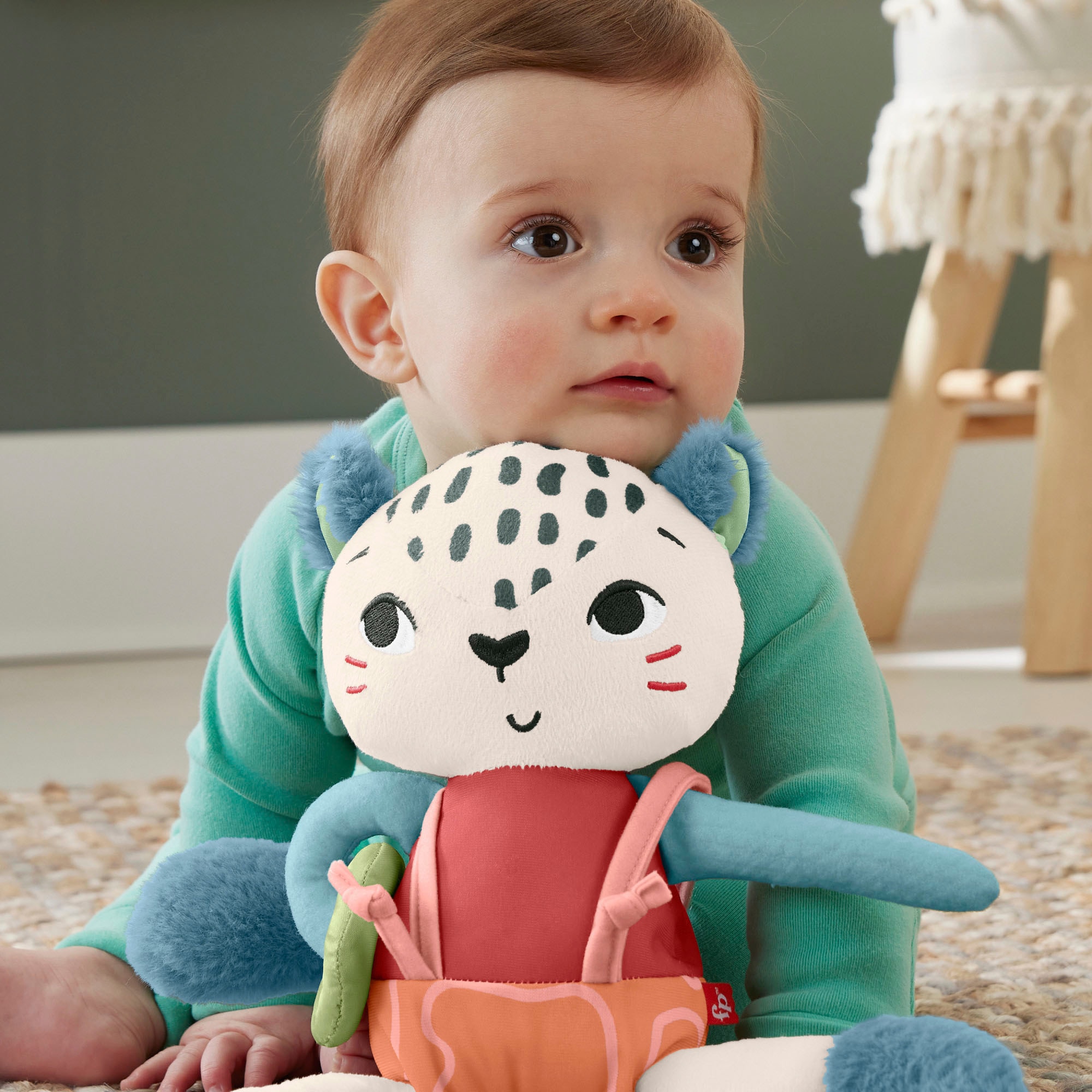 Fisher-Price® Kuscheltier »Planet Friends, Schneeleopard«, zum Teil aus recycelten Material