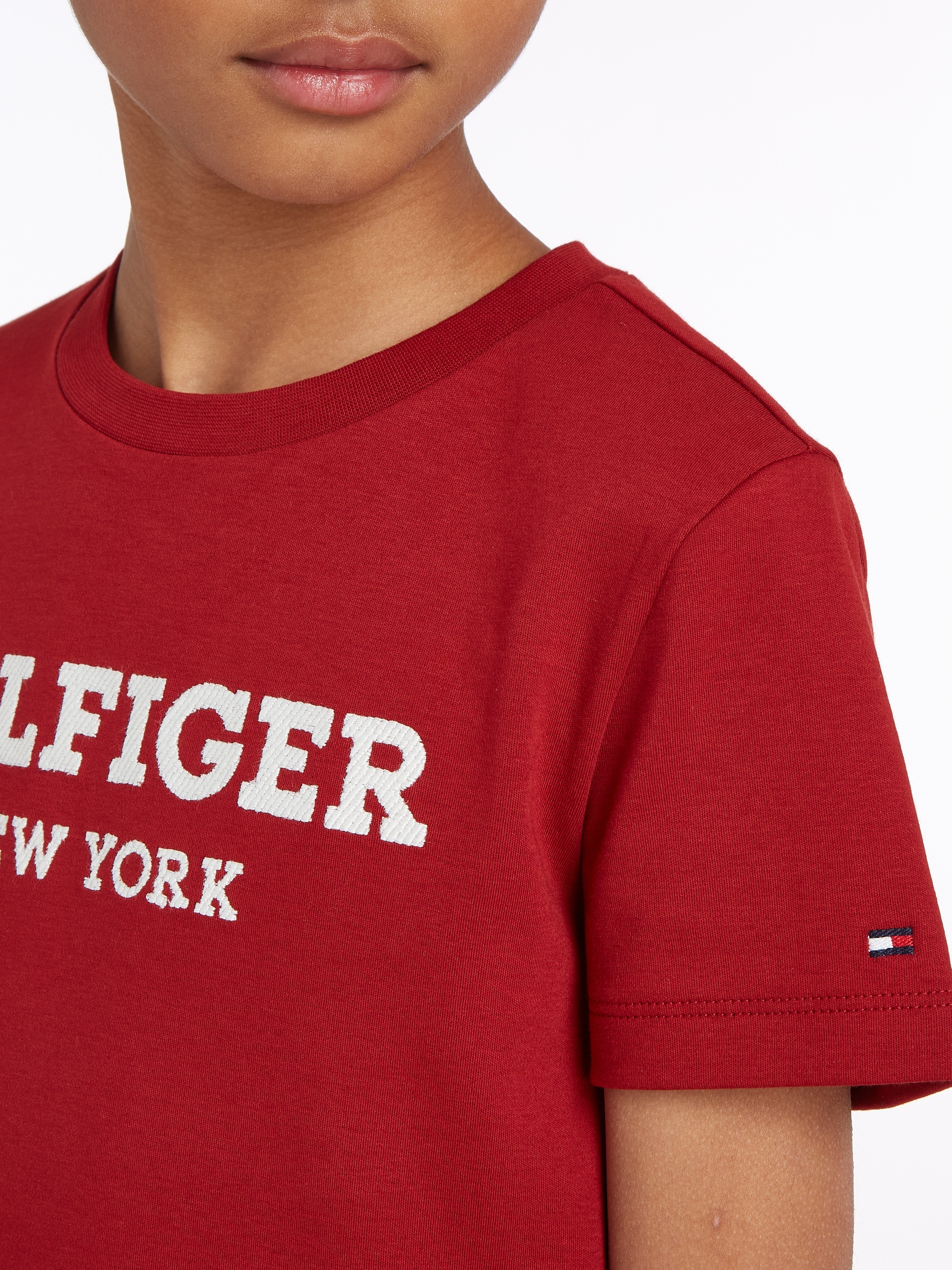 Tommy Hilfiger T-Shirt »HILFIGER LOGO TEE Statement | BAUR Print online Hilfiger bestellen mit S/S«