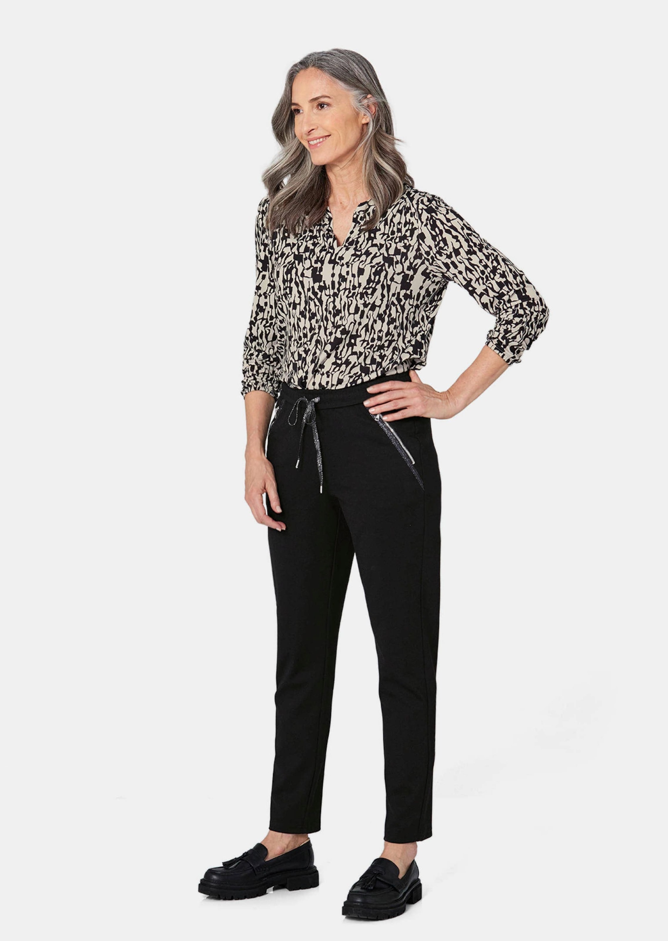 GOLDNER Kurzarmbluse "Elegantes Blusenshirt mit V-Ausschnitt" Schulterpasse günstig online kaufen