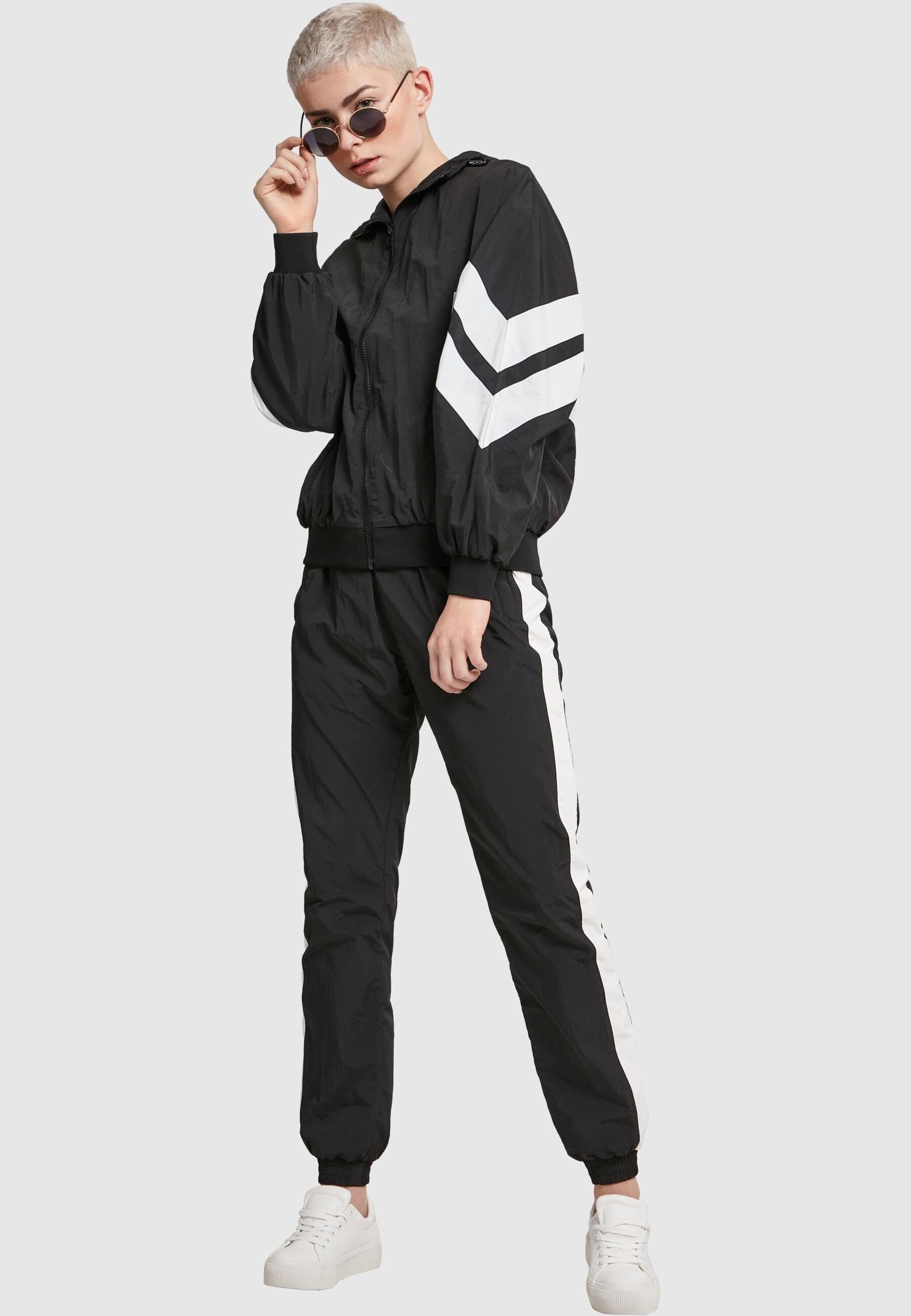 URBAN CLASSICS Allwetterjacke »Urban Classics Damen Ladies Crinkle Batwing Jacket«, (1 St.), mit Kapuze