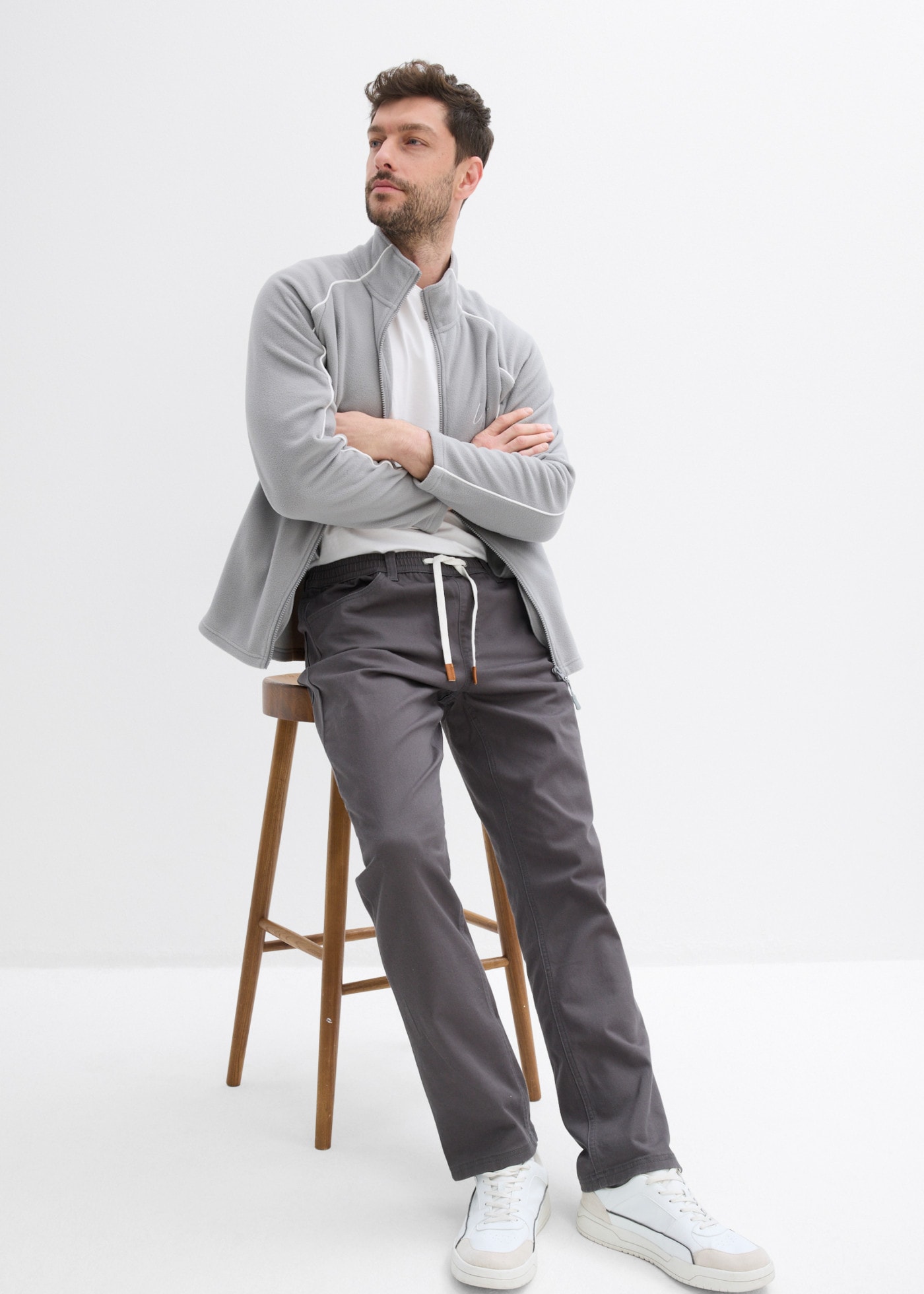 bonprix Schlupfhose  in Stretch-Qualität, mit elastischem Bund, Regular Fit, im Casual-Stil