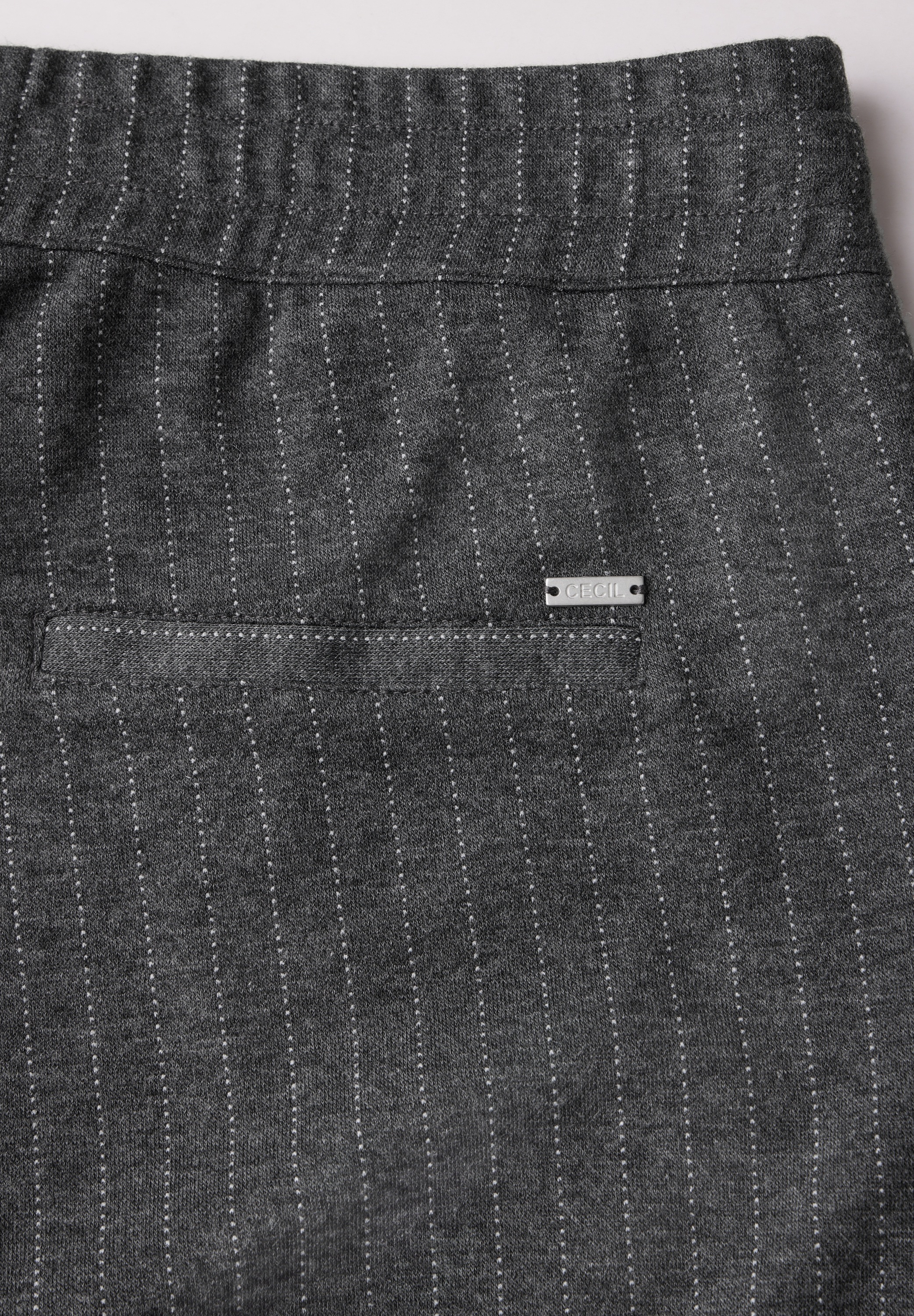 Cecil Stoffhose, Middle Waist