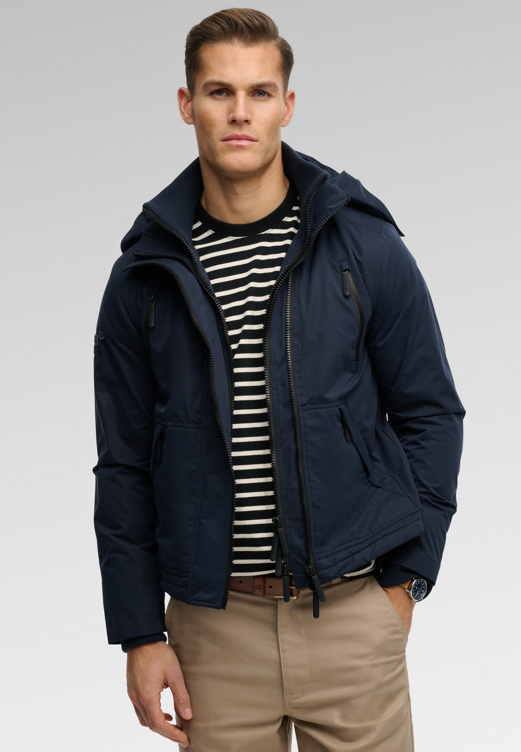 Superdry Outdoorjacke »HOODED MF ARCTIC WINDCHEATER« mit Kapuze Kunstfaser, loose fit