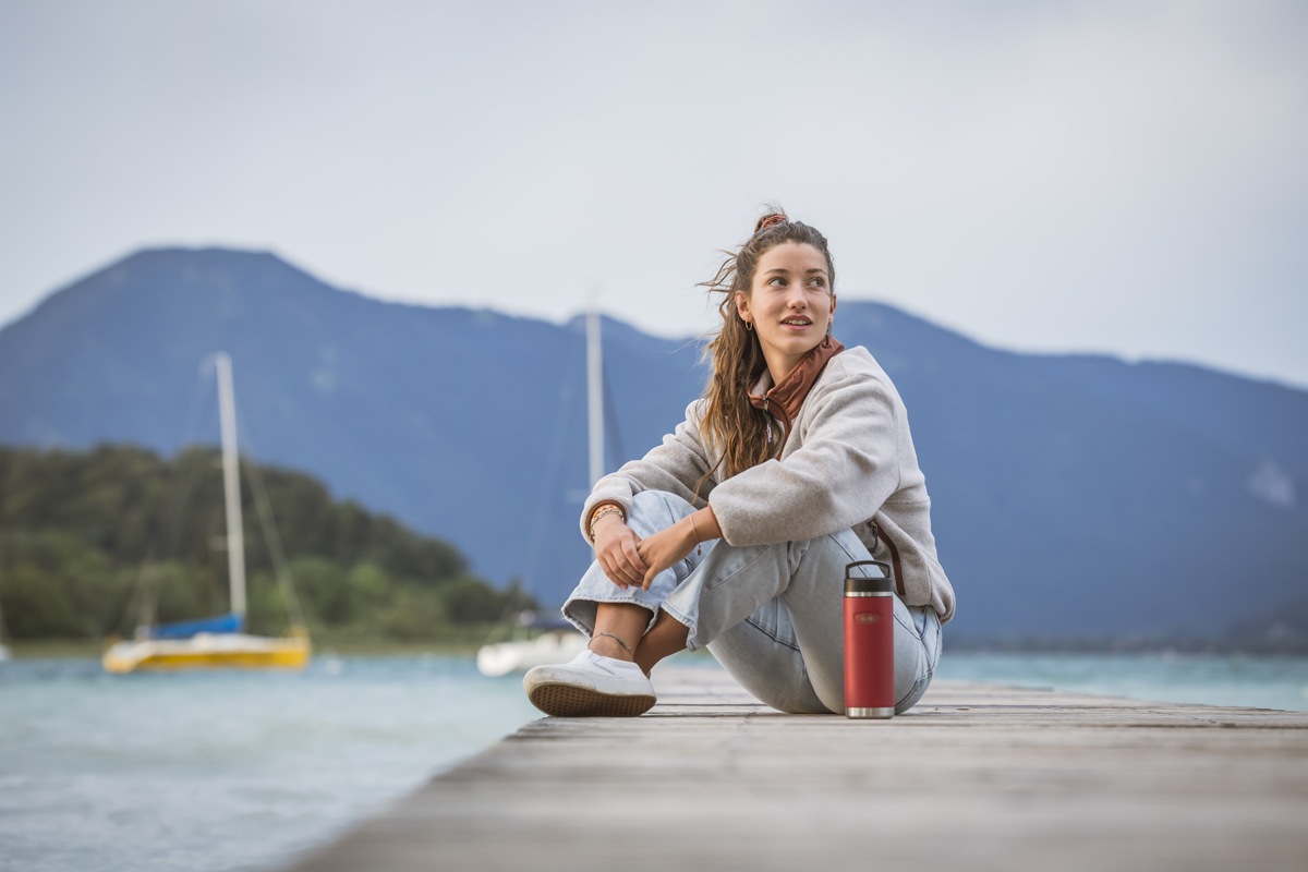 THERMOS Isolierflasche »ICON BEVERAGE BOTTLE, Edelstahlkörper, spülmaschinenfest« 0,71l, 18h heiß & 24h kalt, extra große Öffnung, absolut dicht