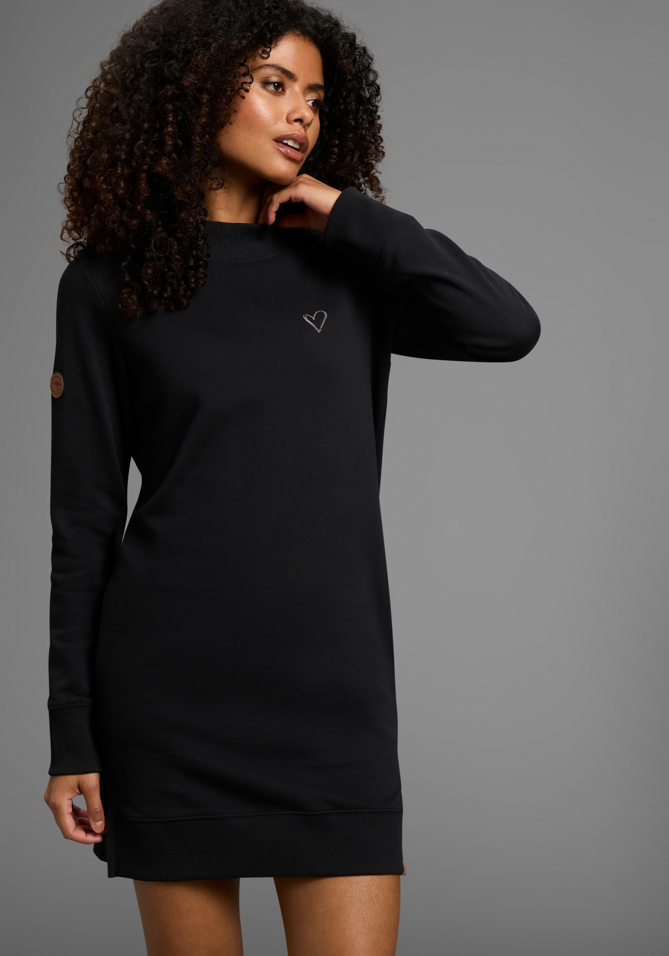 KangaROOS Longsweatshirt, mit Rippkragen, aus Baumwolle und Polyester, po-bedeckende Länge
