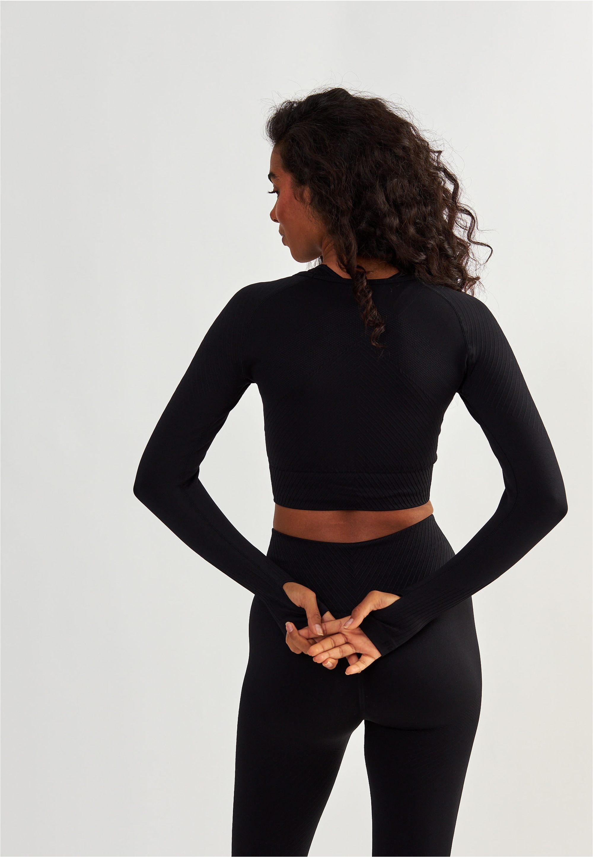 BeShaped Langarmshirt »Femme Force«, (1 tlg.), mit langen Ärmeln und gerippter Textur