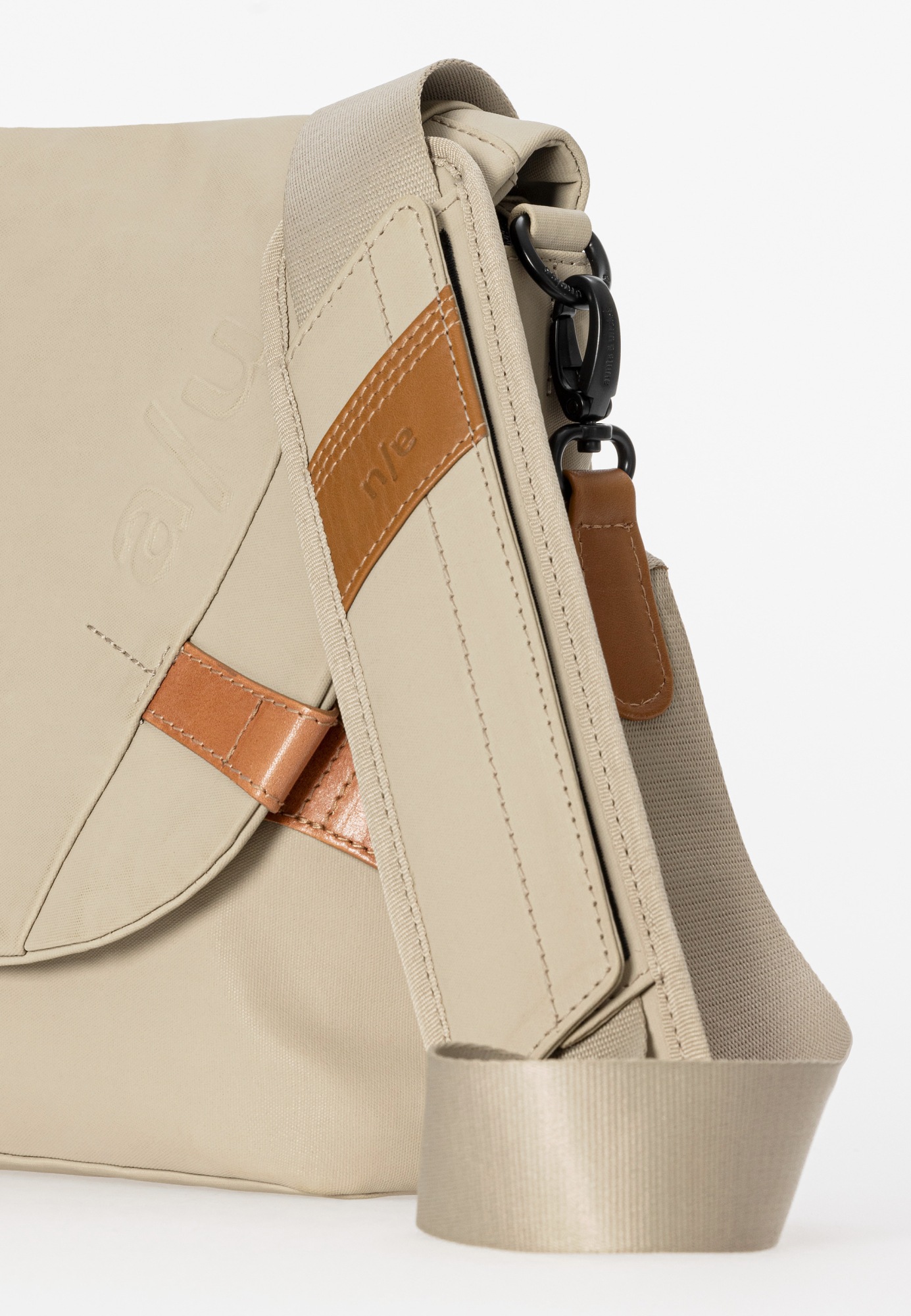 aunts & uncles Messenger Bag »Aunts & Uncles Umhängetasche Sendai«