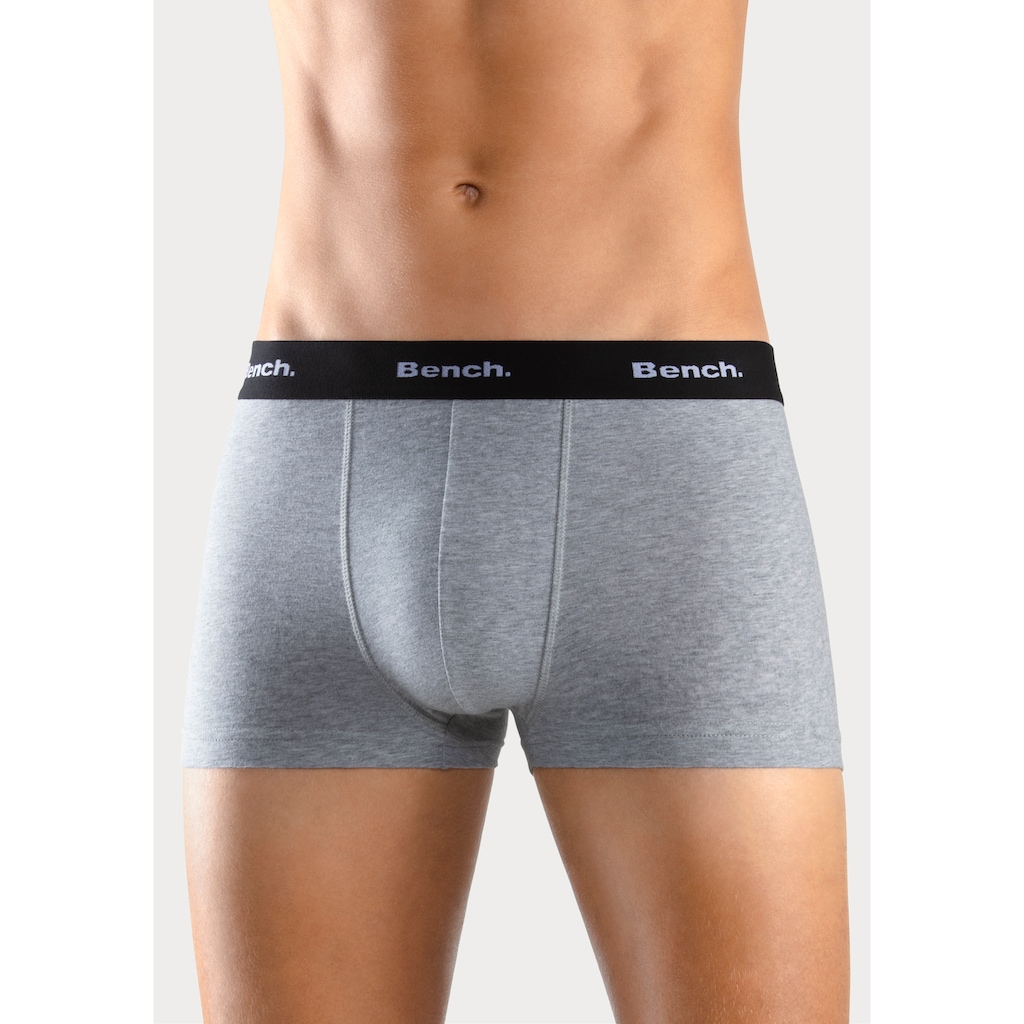 Bench. Boxershorts, (Packung, 4 St.), in Hipster-Form mit kontrastfarbenem Bund