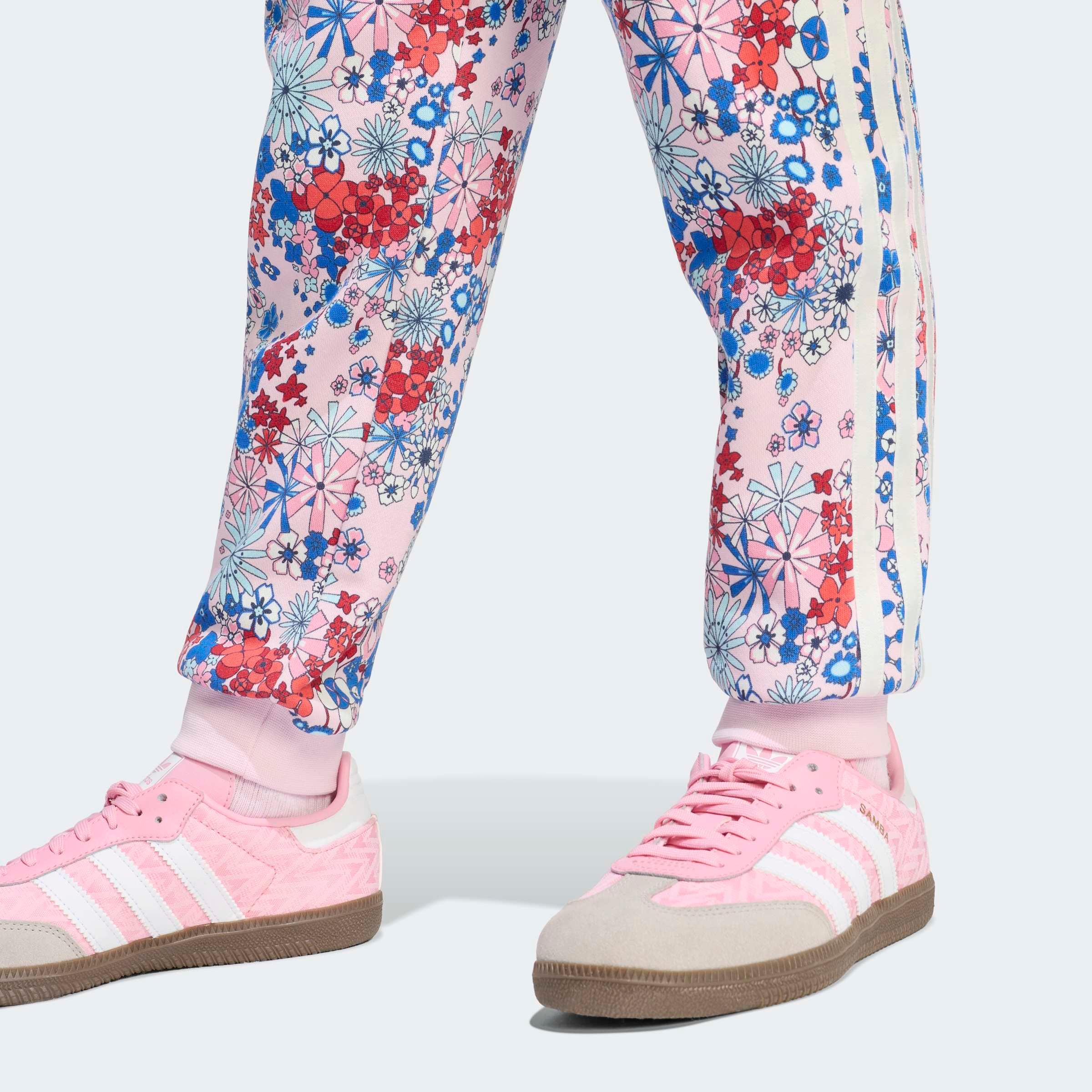adidas Originals Trainingsanzug »ADIDAS ORIGINALS X LIBERTY LONDON SET MIT RUNDHALSAUSSCHNITT« 2 tlg.