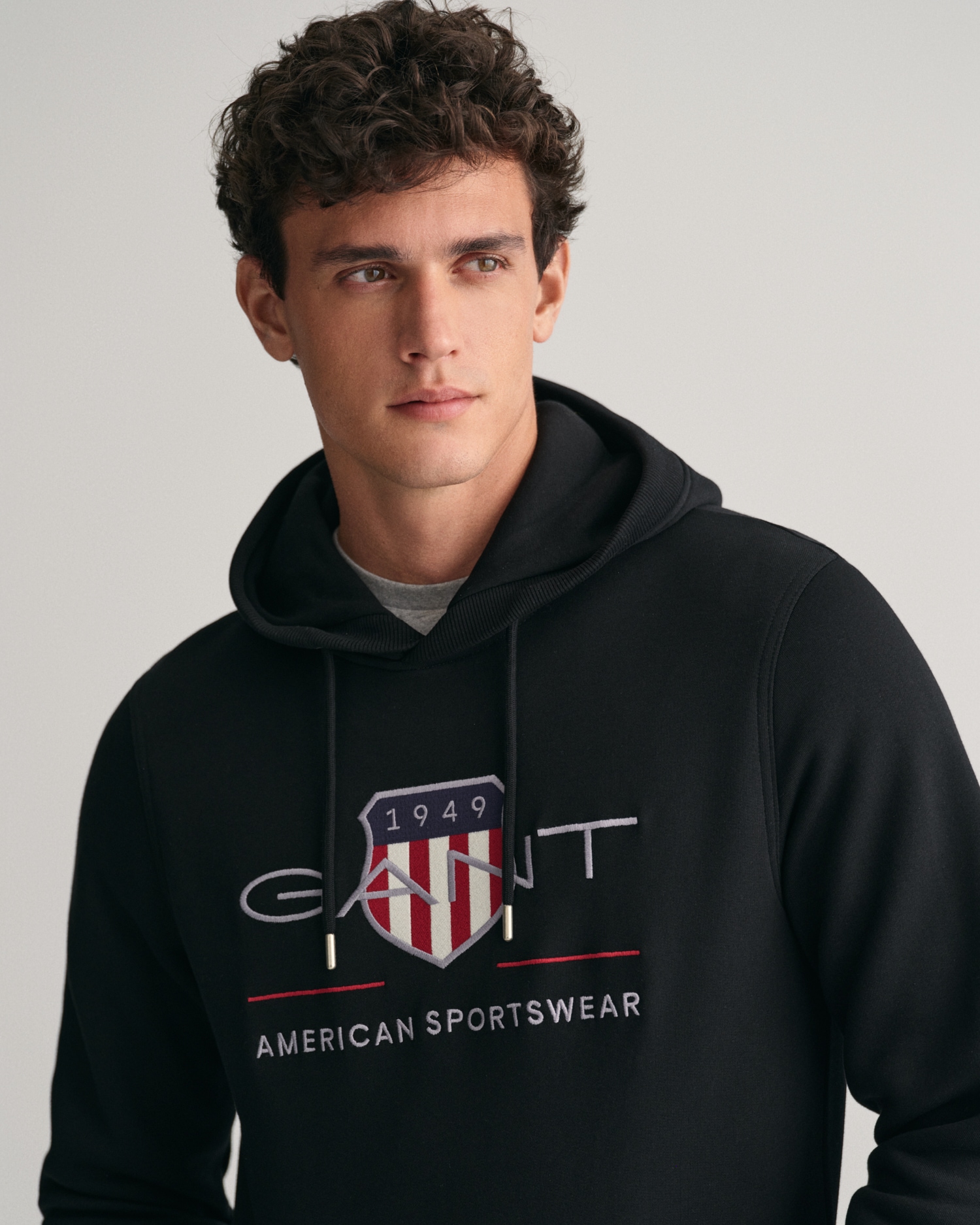 Gant Hoodie »REG ARCHIVE SHIELD HOODIE«, mit modischer Logostickerei auf der Brust