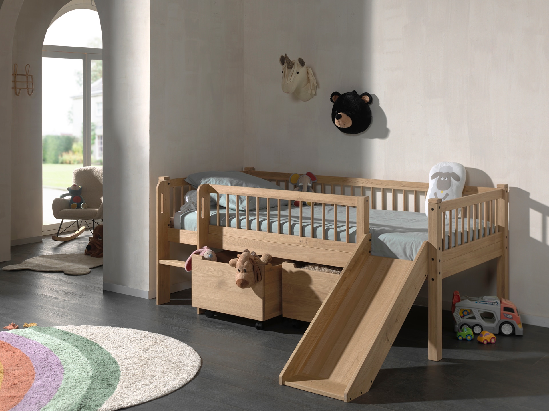 Vipack Massivholzbett »Forrest Made in Europe, stabil und hochwertig gebaut, mit 2 Rollboxen« 90/200 cm, mit Rollrost, Leiter und Rutsche, seitenverkehrt montierbar, 