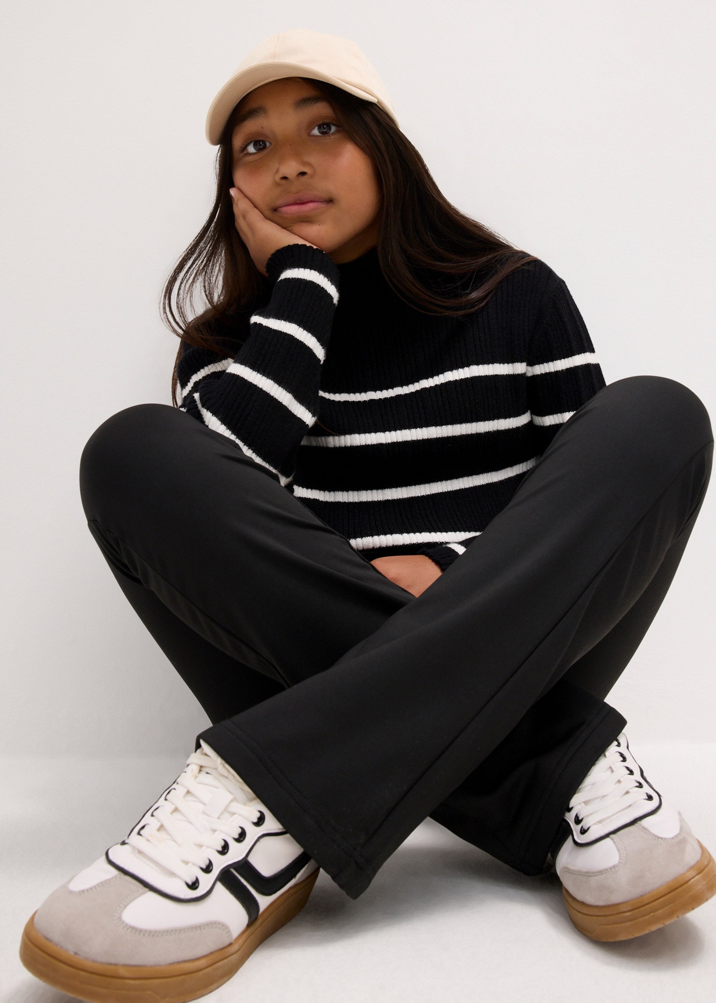 bonprix Thermohose »Ausgestellte Jerseyhose mit angerauter Innenseite«  Ausgestellte Jerseyhose mit angerauter Innenseite