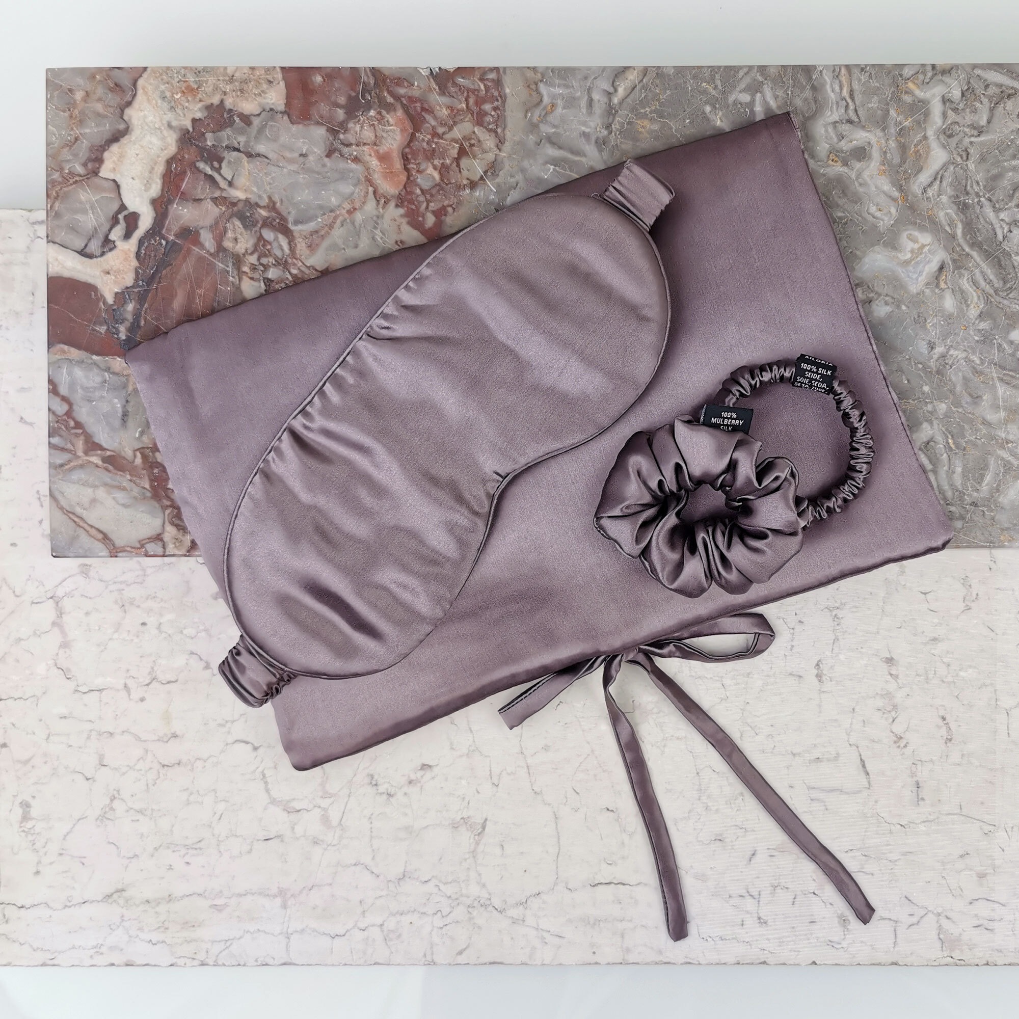 AILORIA Seidentuch »Tasche, Schlafmaske, Scrunchie S & Scrunchie M TRAVEL SET«