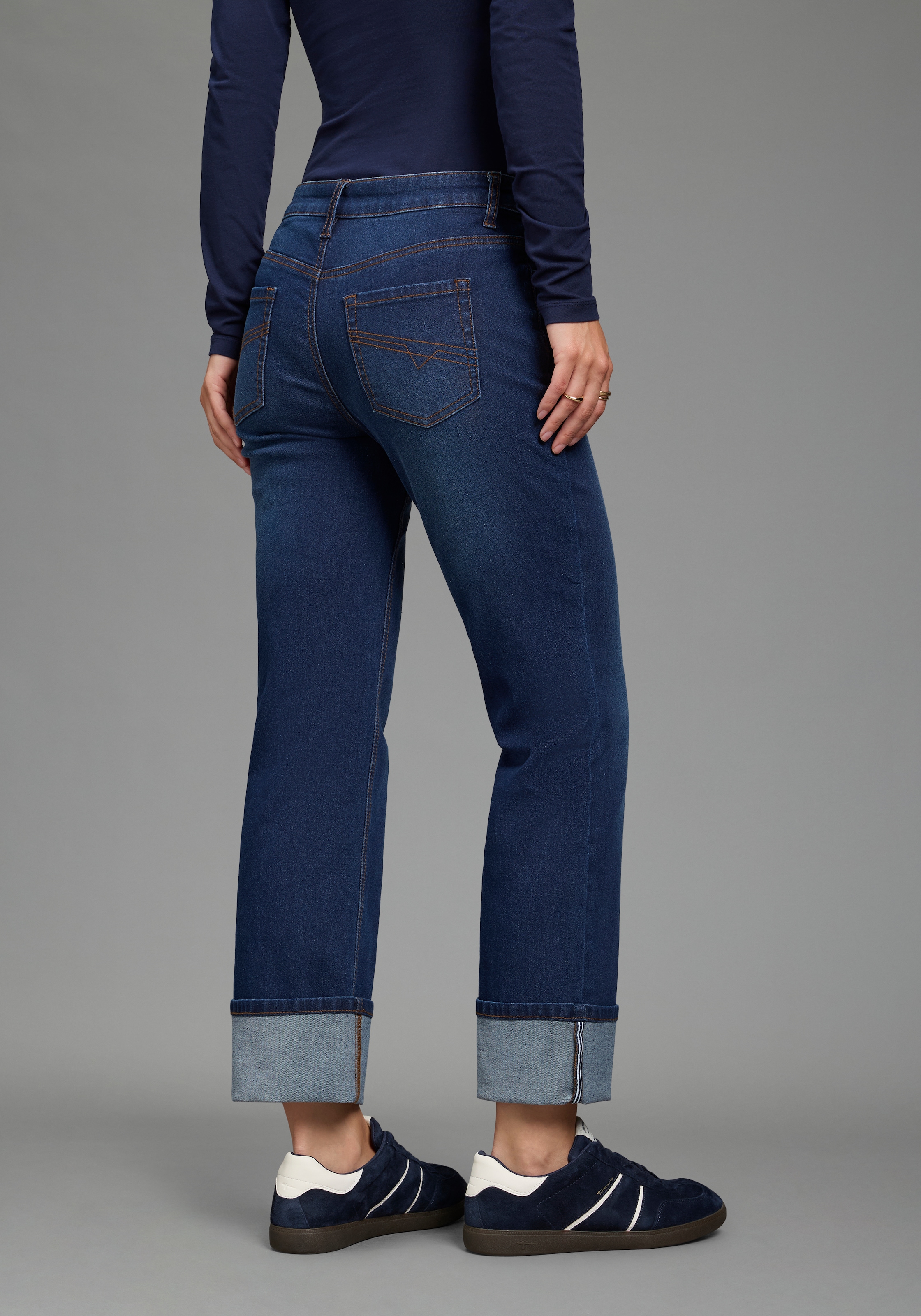 Arizona Straight-Jeans »mit Turn-Up« gerader Straight-Fit, langer Schnitt, mit Knopf- und Reißverschluss