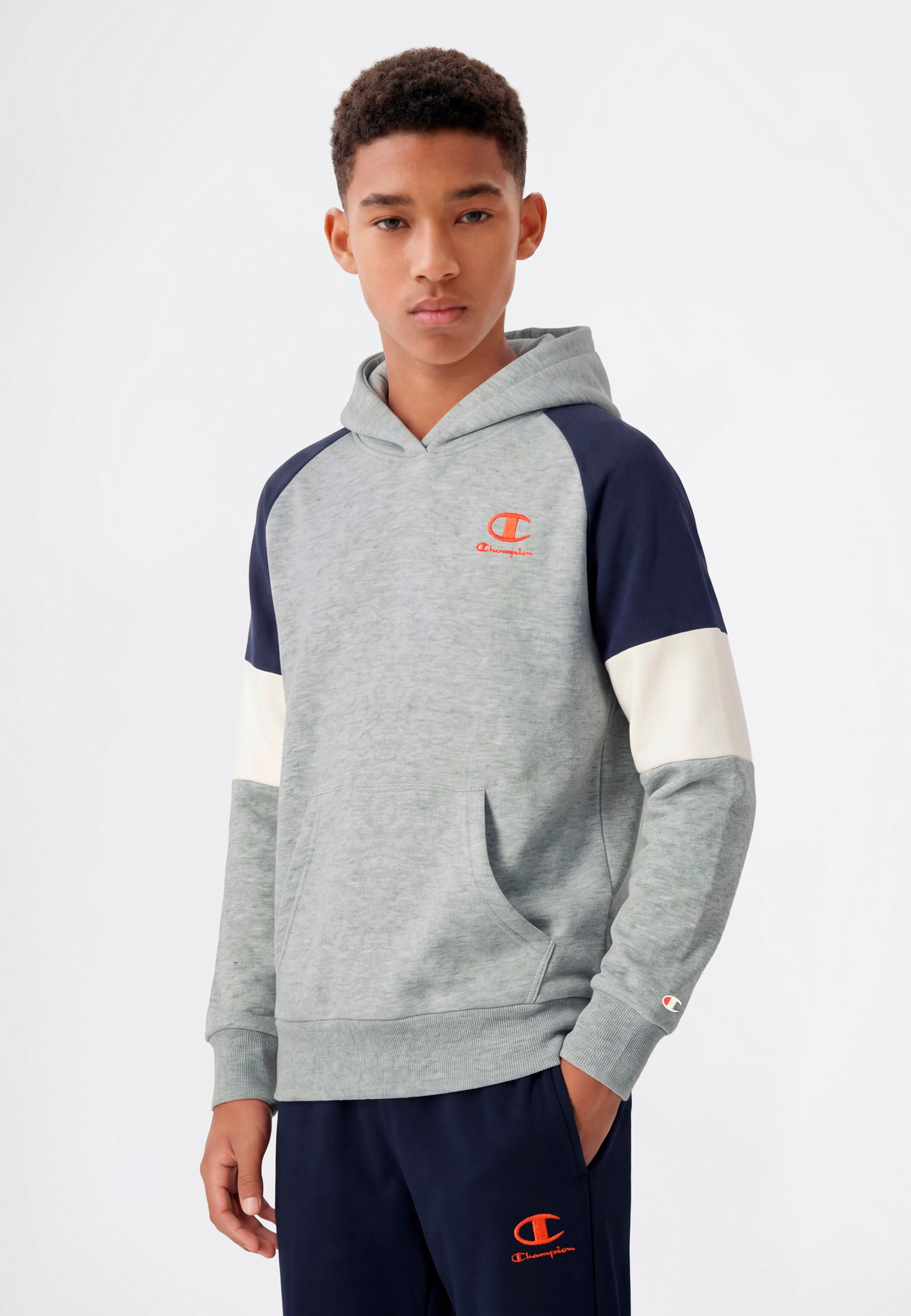 Champion Kapuzensweatshirt "SPORTWEAR HOODIE Standard Fit", mit Langarm-Design, aus Baumwolle und Polyester