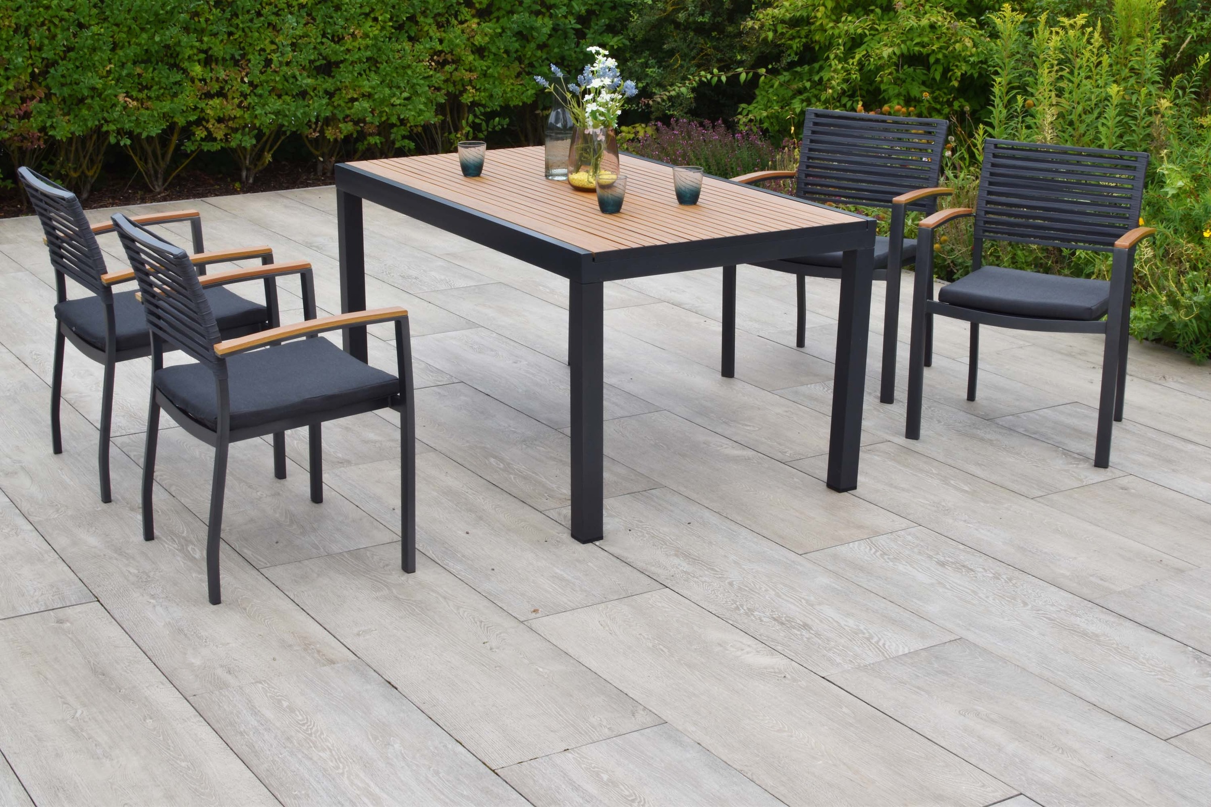 MERXX Garten-Essgruppe »Parella« Set, 9 tlg. inkl. 4 Stapelsessel, 4 Auflagen, 1 Tisch