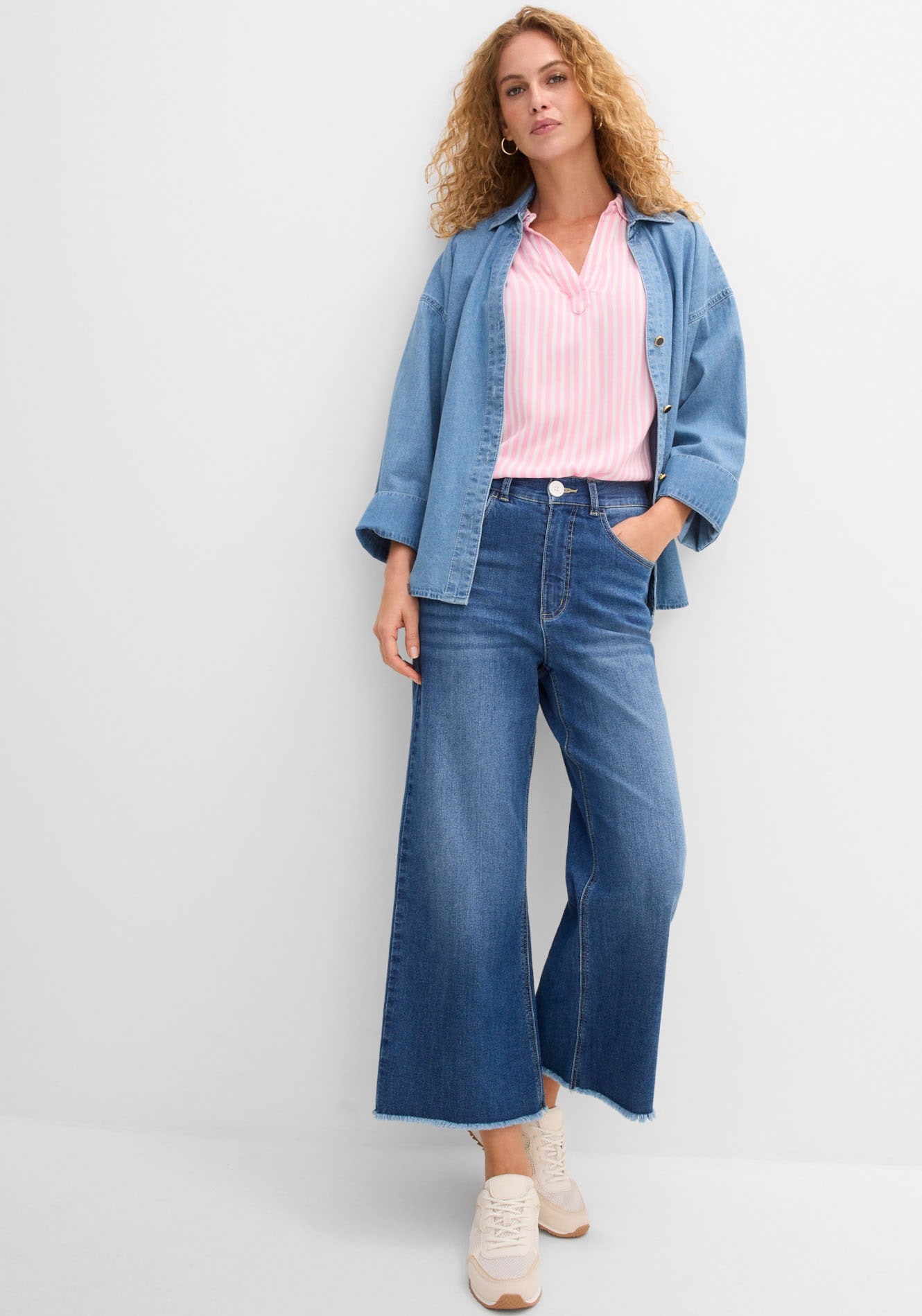bonprix Kurzarmbluse »Kurzarmbluse aus fließender Viskose« Loose Fit, für einen luftigen Look, aus Viskose, gestreift
