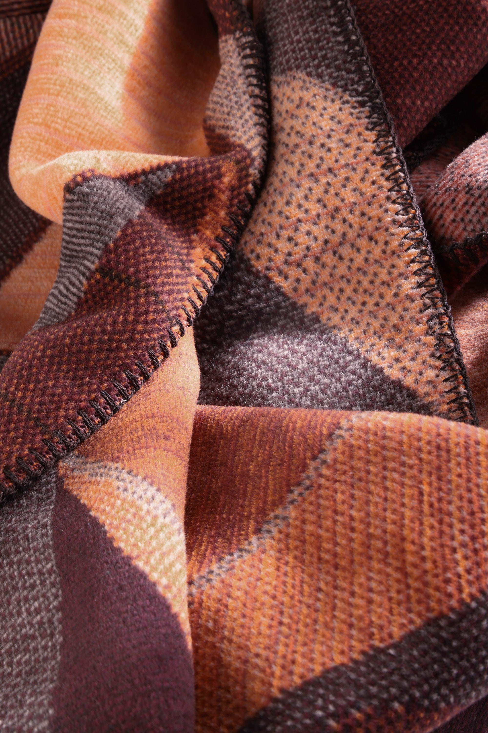 Biederlack Wohndecke »Wohndecke Autumn Ember mit geketteltem Zierstich«, Made in Germany