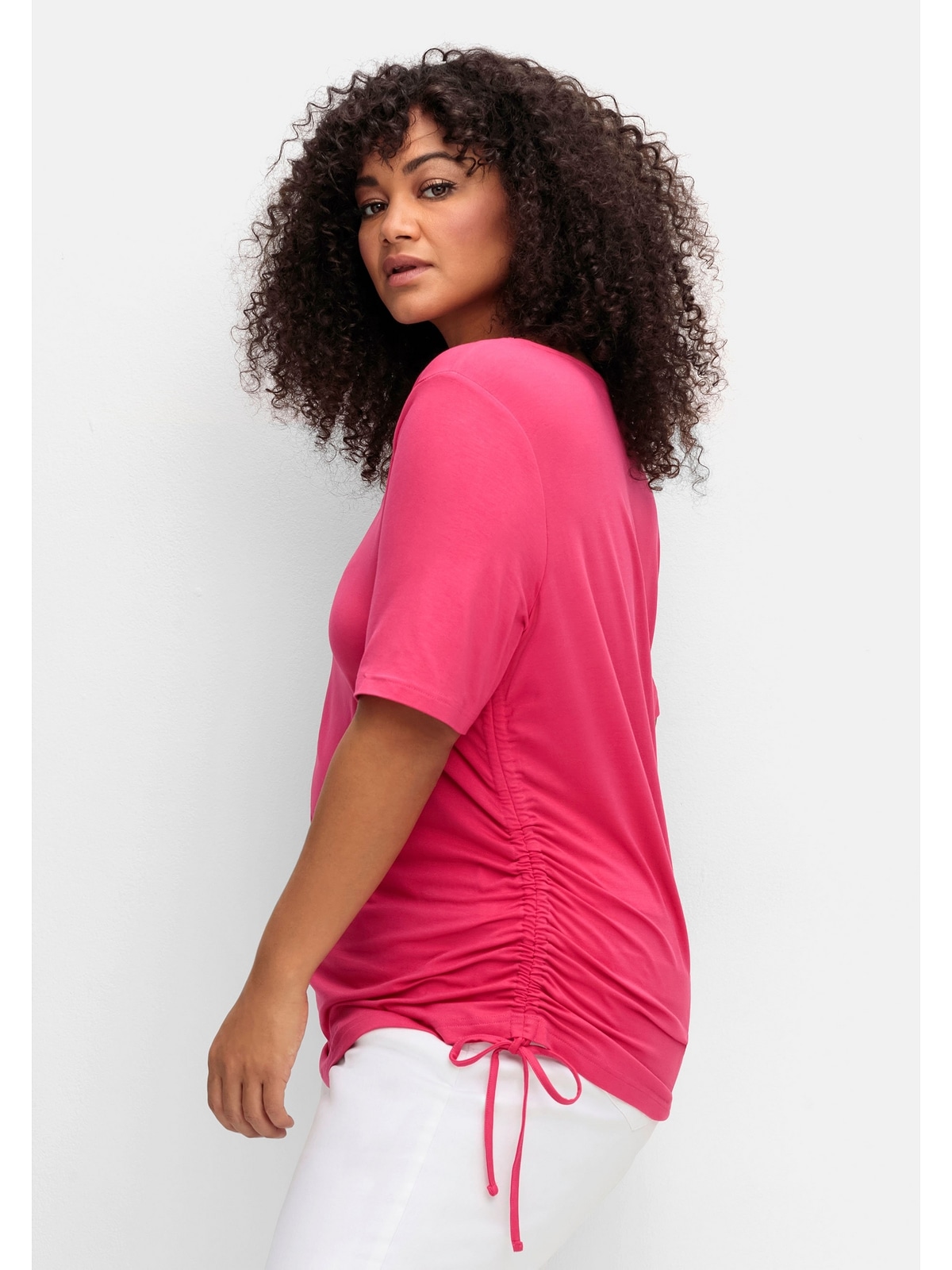 sheego by Joe Browns T-Shirt »Große Größen«, mit seitlichem Tunnelzug und längerem Halbarm