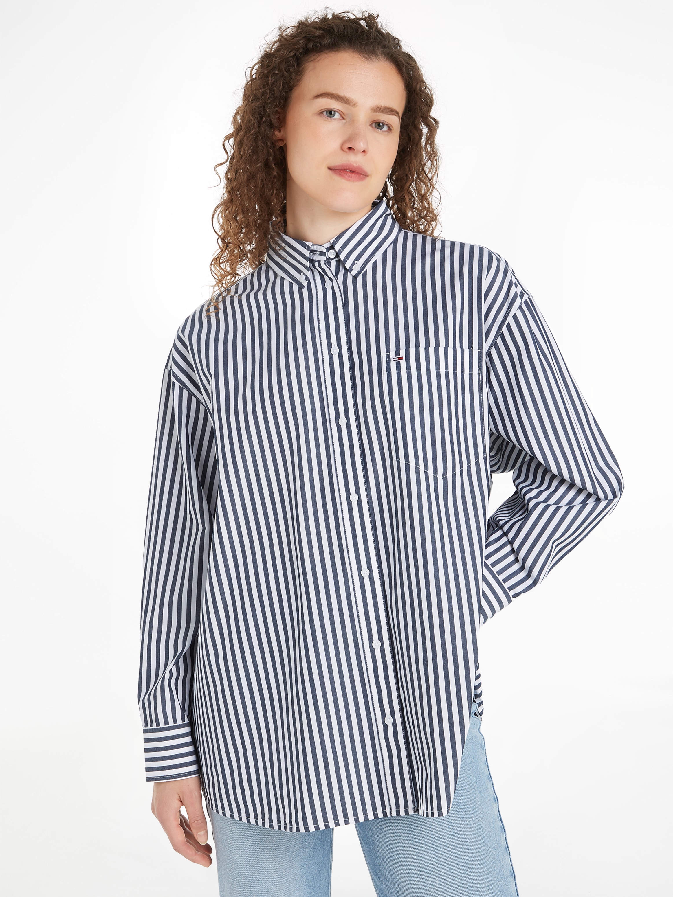 Tommy Jeans Hemdbluse "TJW OVS PINSTRIPE SHIRT", in modischem Nadelstreifen günstig online kaufen