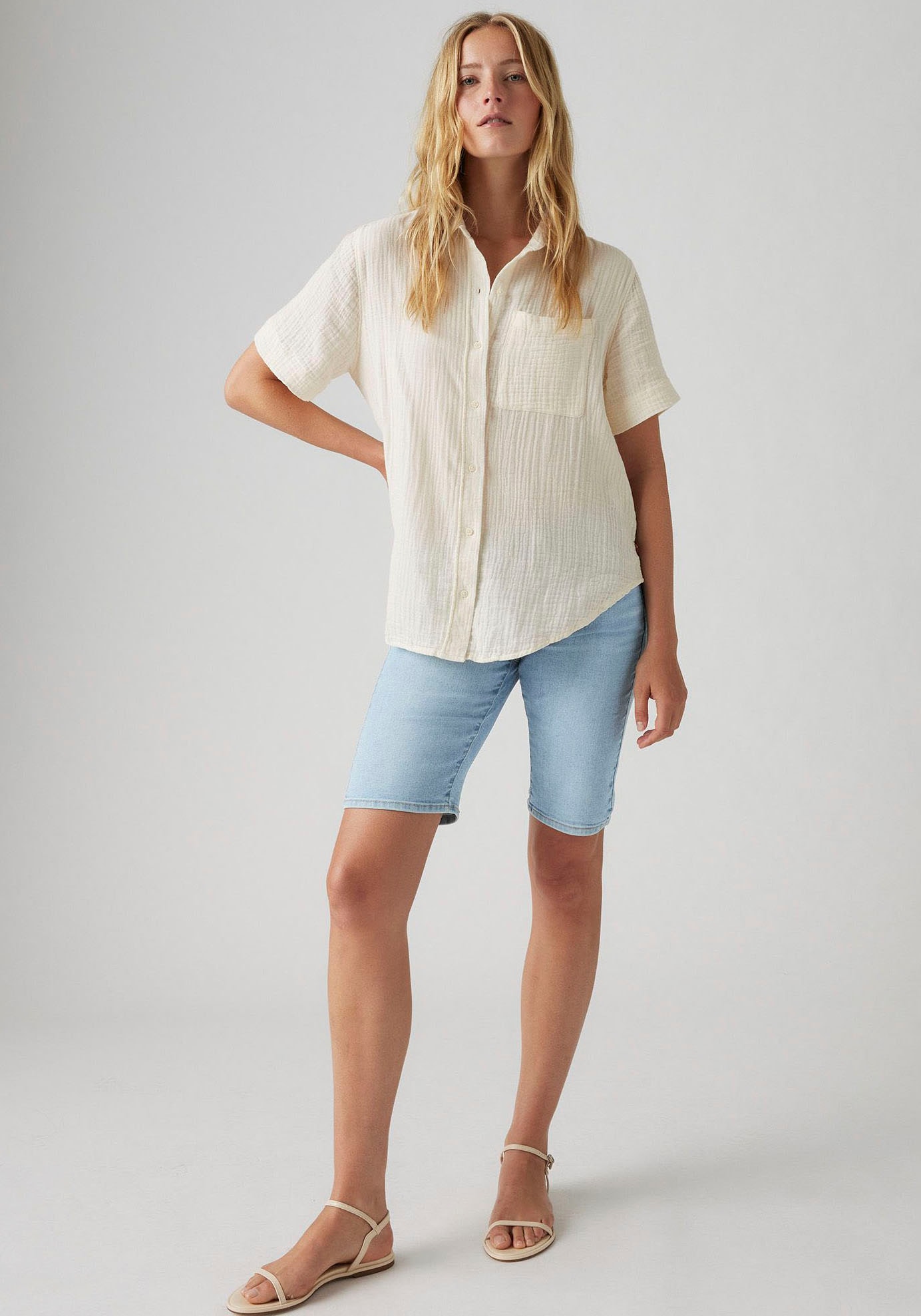 Levi's® Shorts »SHAPING BERMUDA«, Sommerhose im Five-Pocket Style