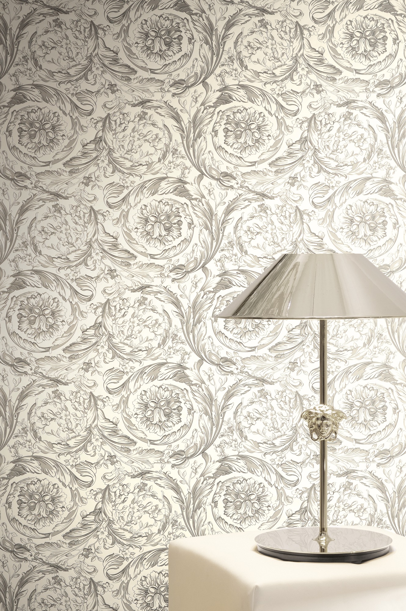 Versace Vliestapete »Versace 6 Barocco –« 3D-Optik | Barock | Motiv geprägt Neo-klassisches Rankenmuster mit Glanz & strukturierter Prägung