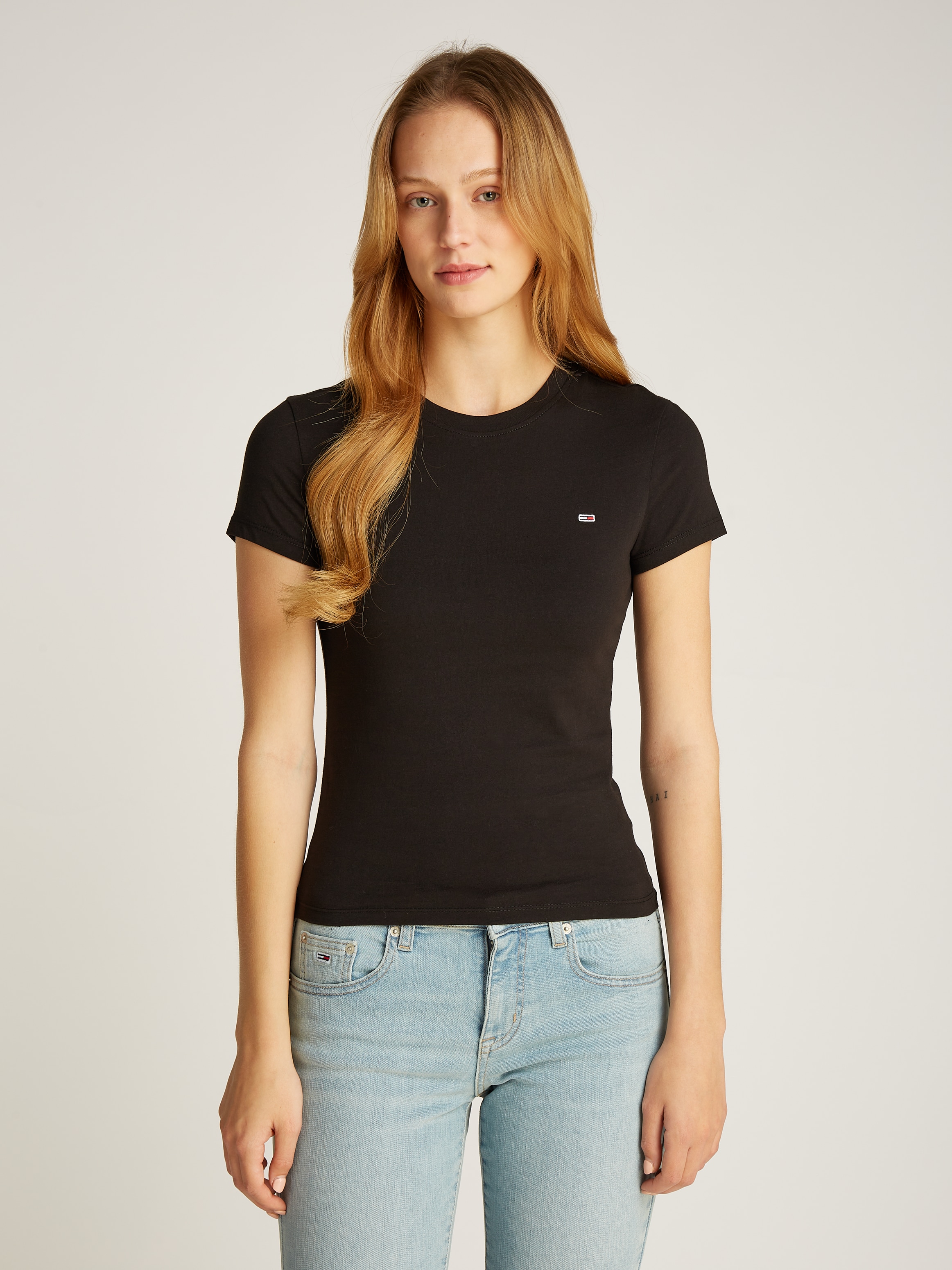 Tommy Jeans T-Shirt »TJW 2PACK C-NECK TEE«, (Packung, 2 tlg., 2er), mit Logo-Stickerei