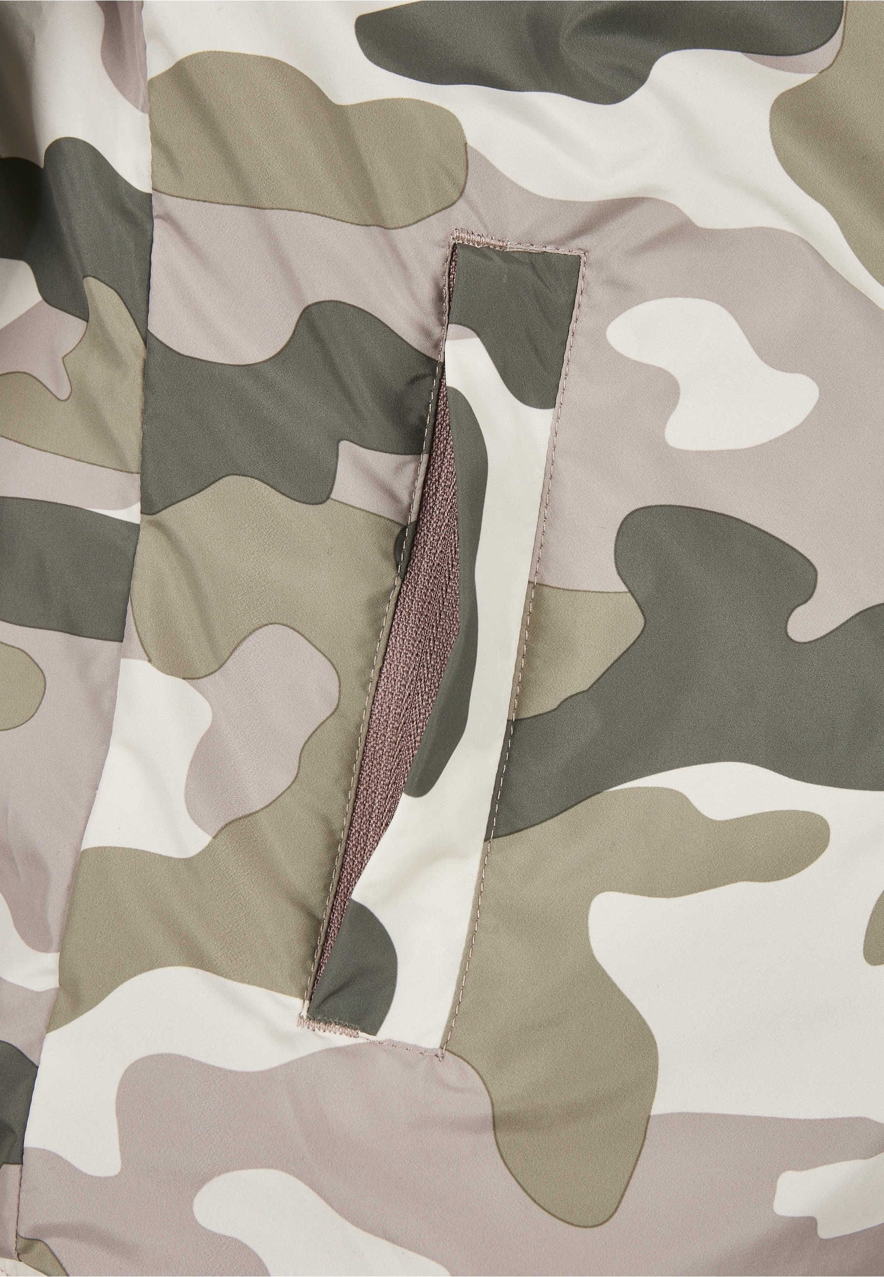 URBAN CLASSICS Funktionsmantel »Urban Classics Damen Ladies Camo Pull Over Jacket«