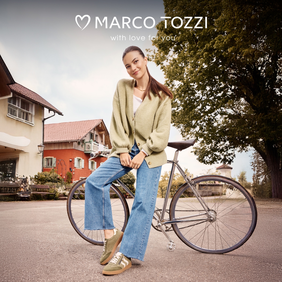 MARCO TOZZI Plateausneaker  , Freizeitschuh, Halbschuh, Schnürschuh mit Kontrastbesätzen