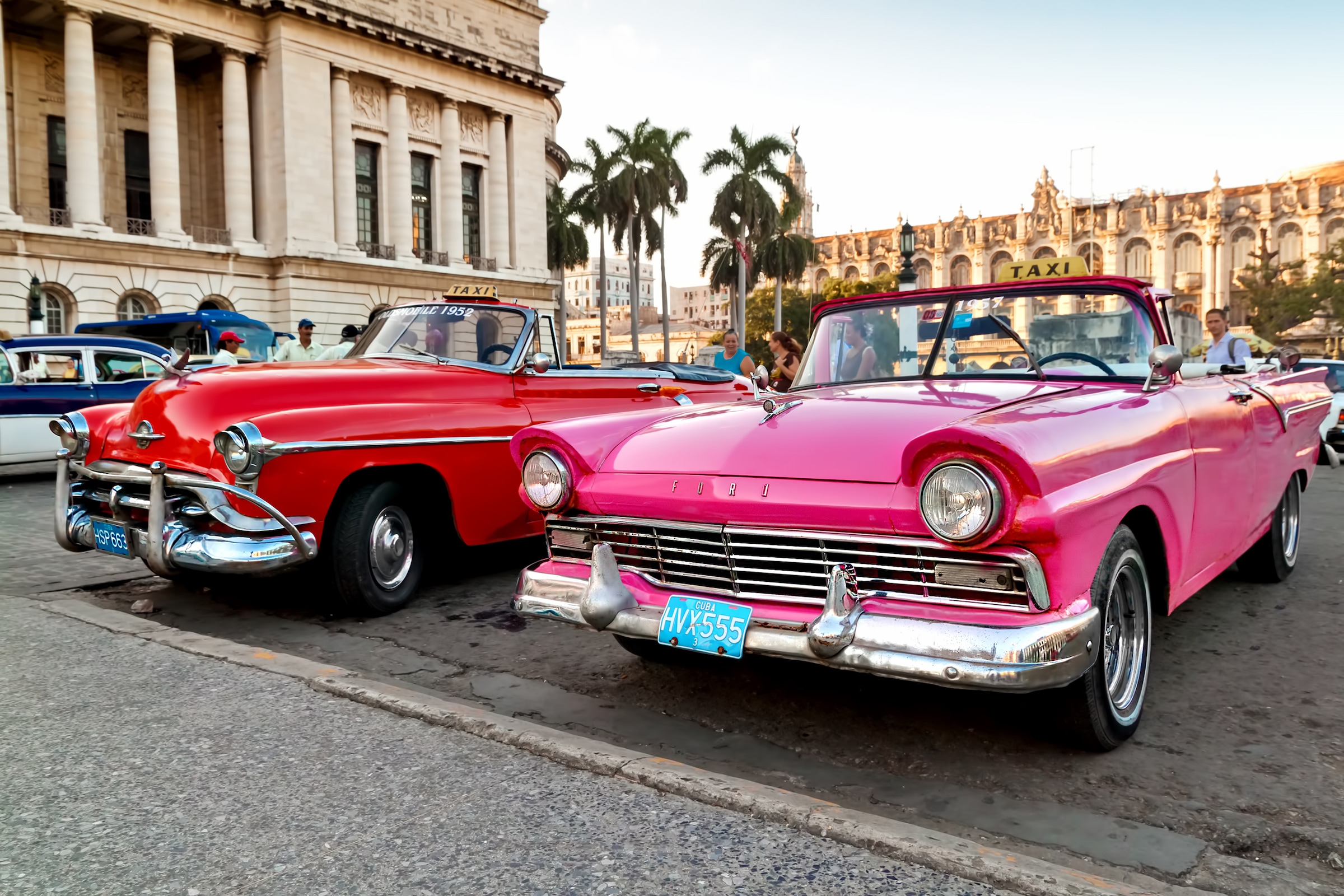 Papermoon Fototapete "Havana Oldtimers" glatt