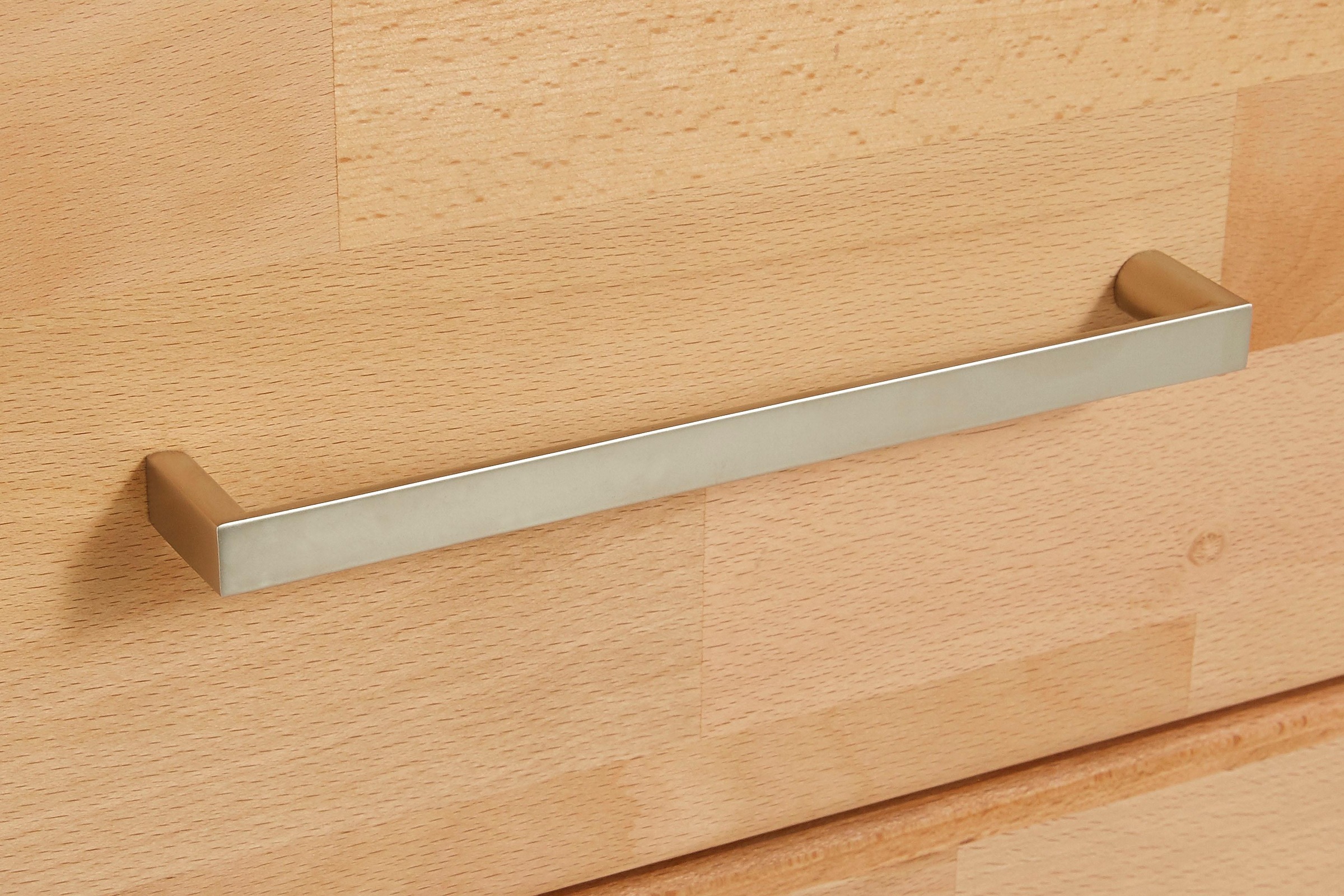 Home affaire Lowboard »Logo,130cm breit, Fronten Massivholz,5 Fächer«, Holz massiv, Holzwerkstoff, Metall Griffe,2 Türen,2 Schubladen
