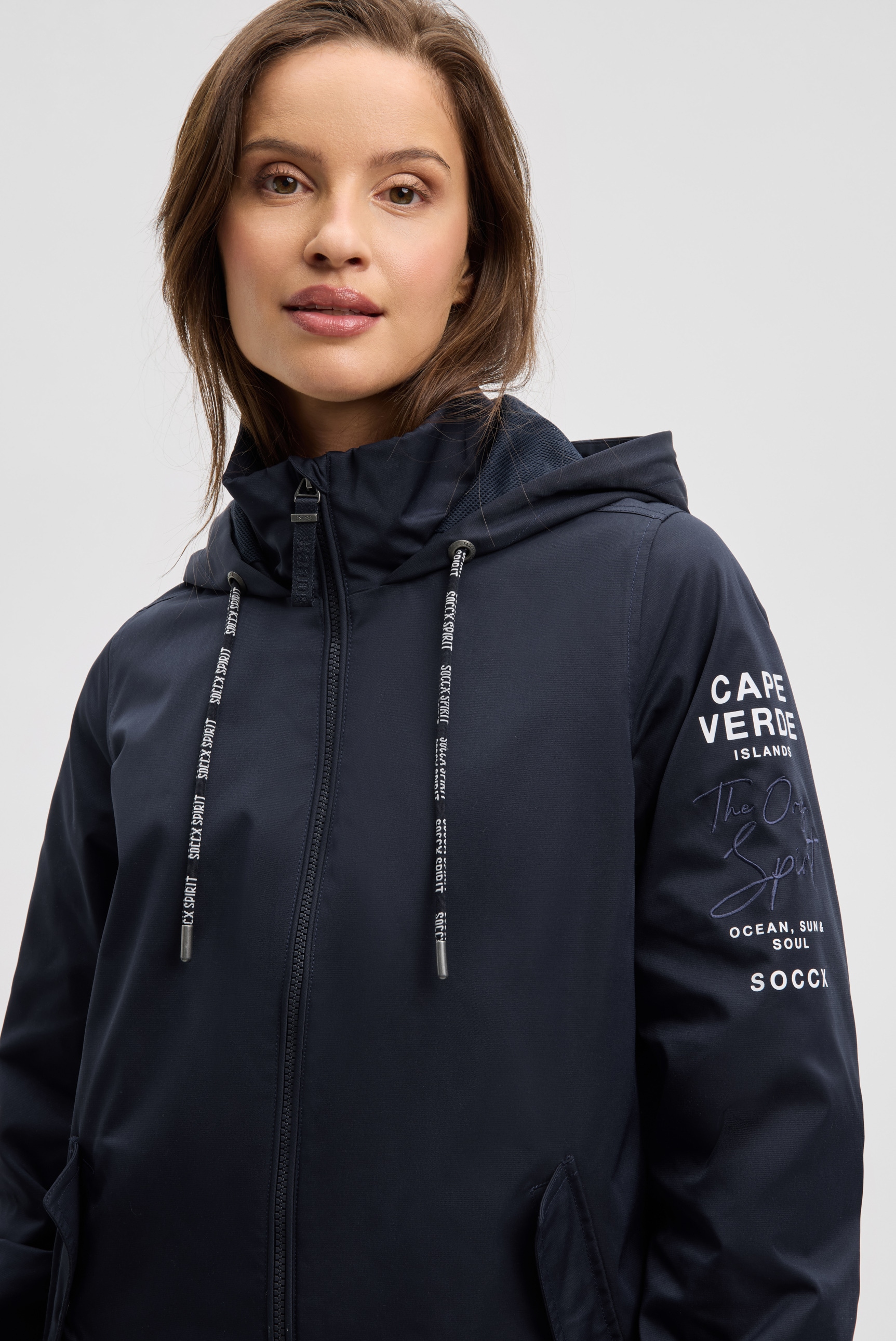 SOCCX Outdoorjacke mit Kapuze mit verstellbarem Gummizug im Saum