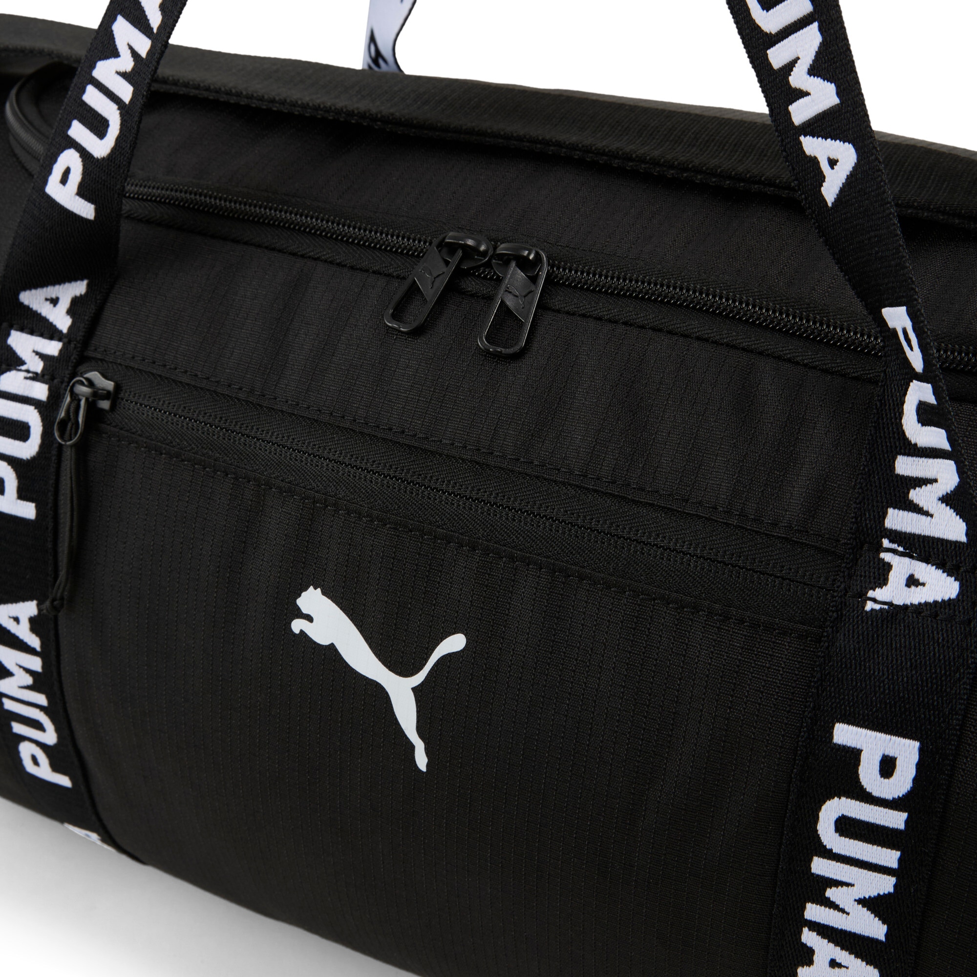 PUMA Sporttasche »AT ESS BARREL BAG« für Fitness und Alltag, mit verstellbarem Schulterriemen